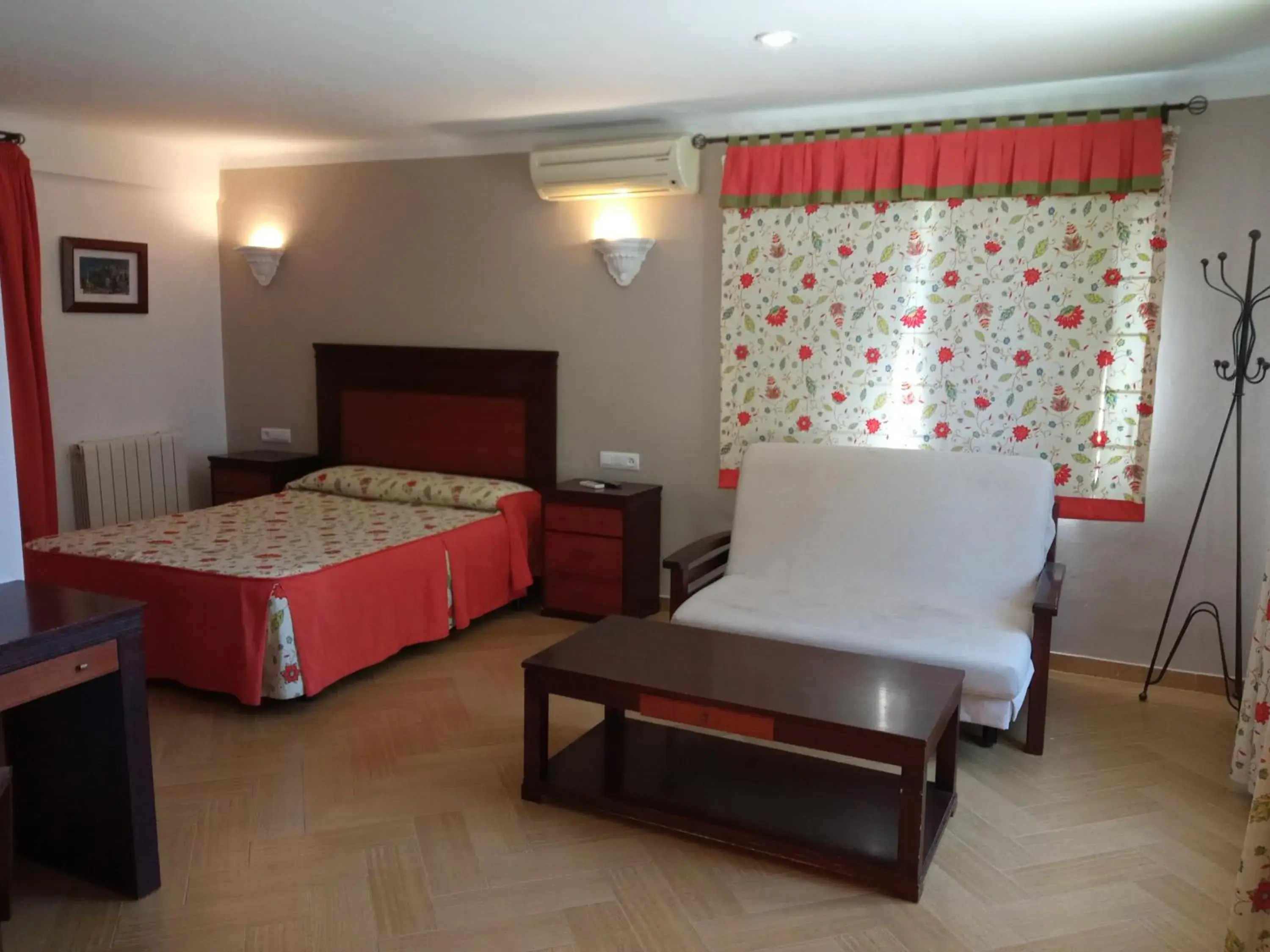 Large Double Room in Hotel Rural Puerto Mágina Large Double Room in Hotel Rural Puerto Mágina