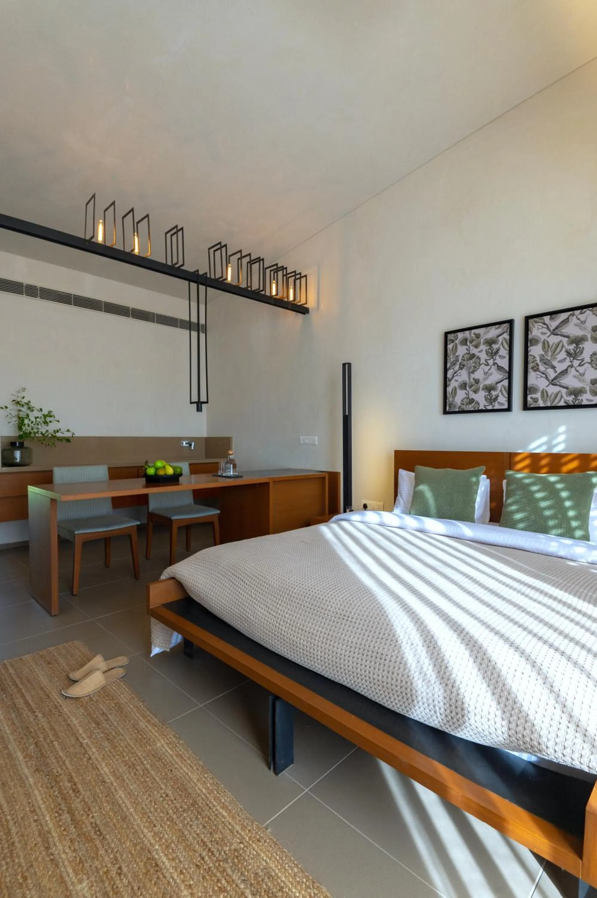 Bedroom, Bed in Life At REPOSE- Lake Villas Resort & Club