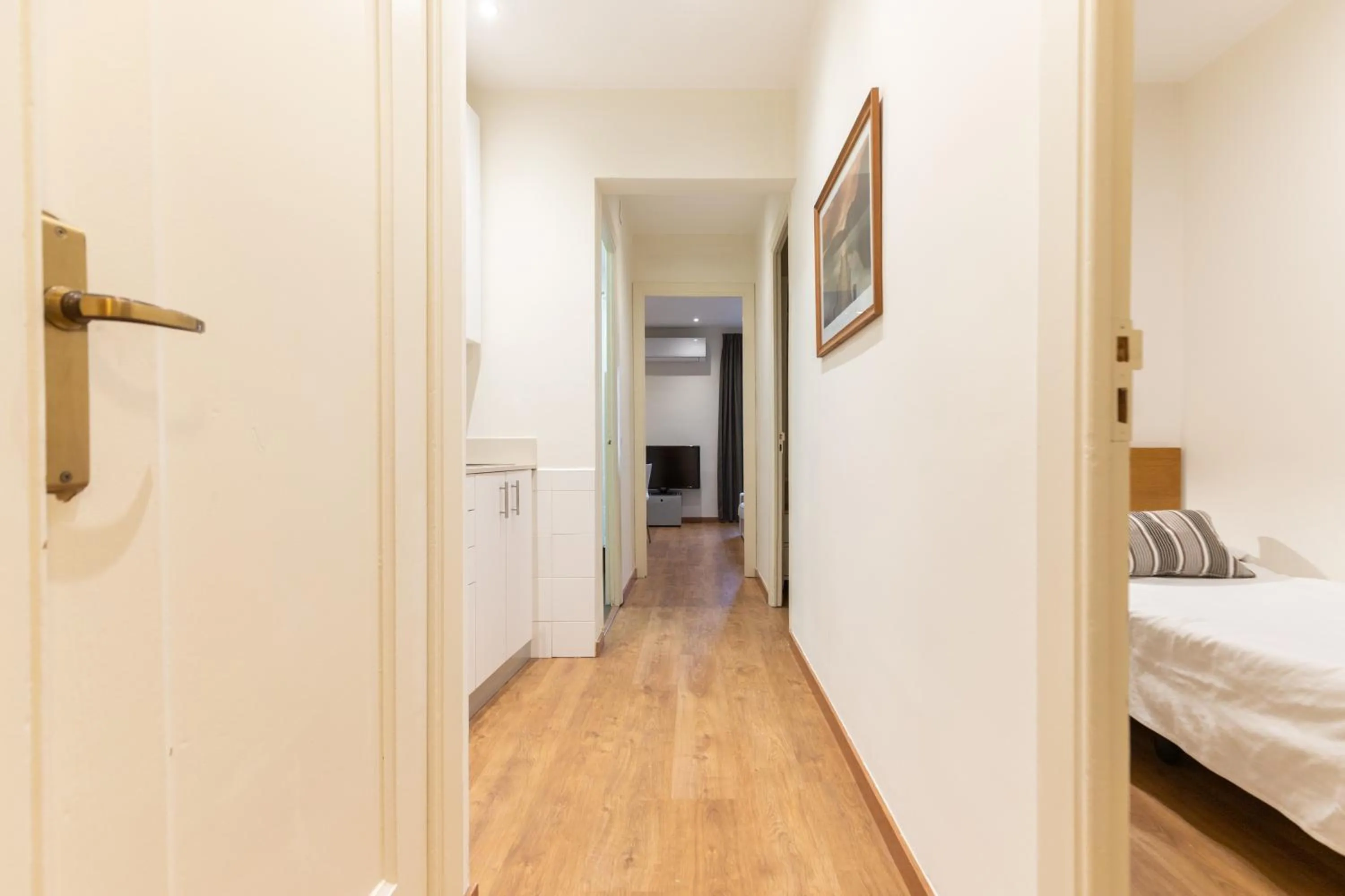 Facade/entrance, Bed in Atica Apartments - by Weflating