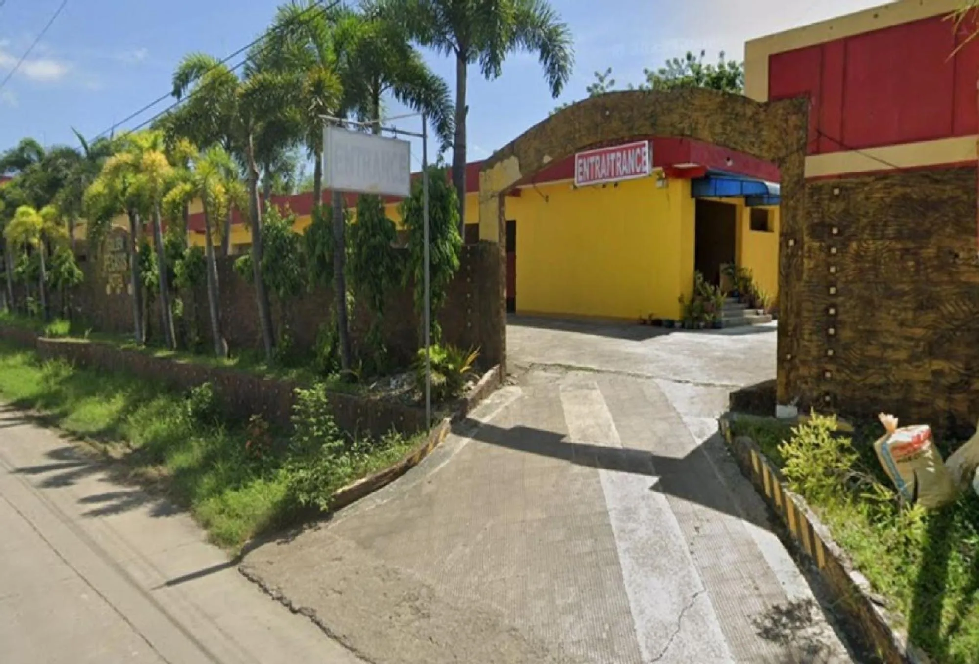 Property building in Golden Pegasus Hotel La Union by RedDoorz