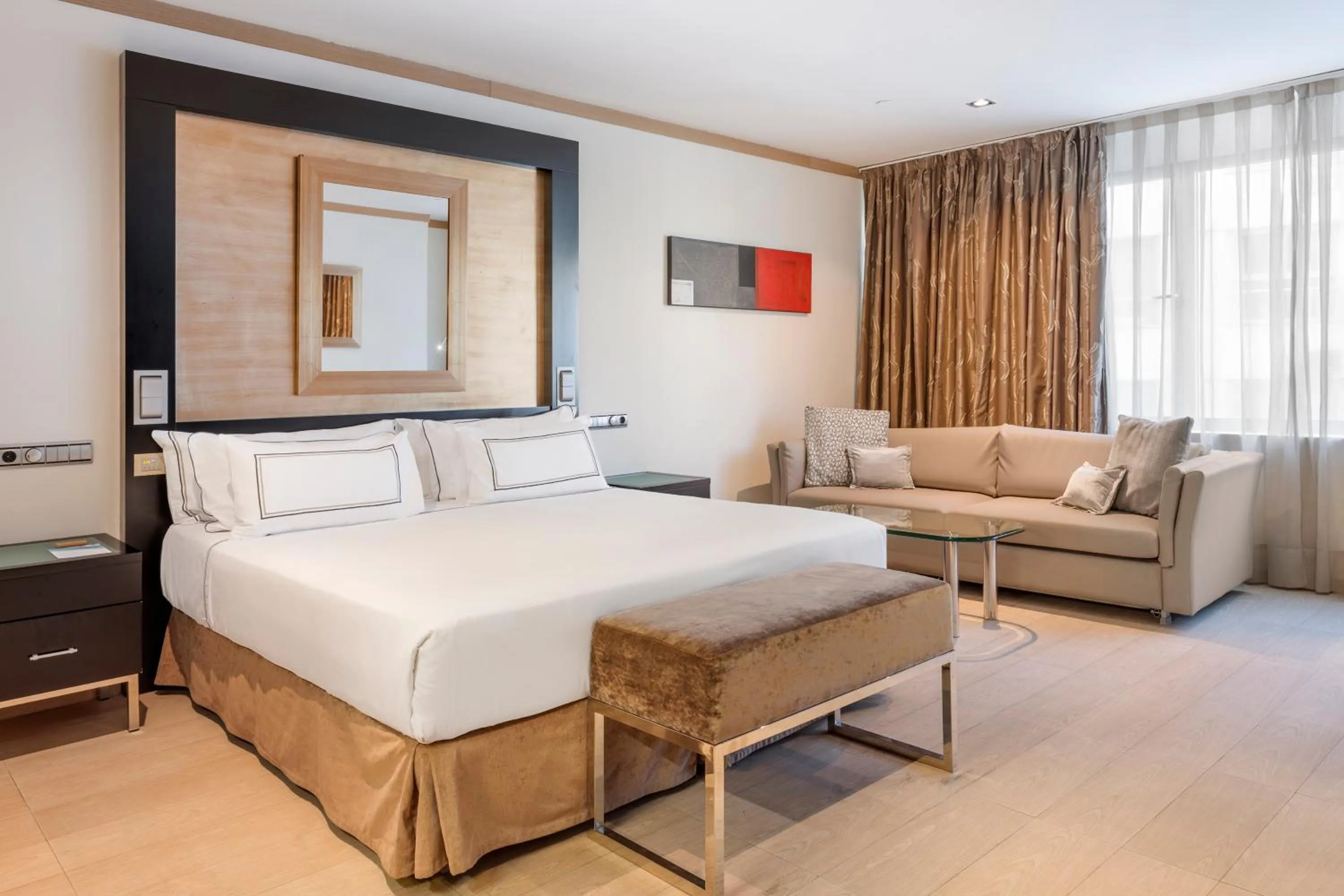 Bed in Melia Madrid Princesa