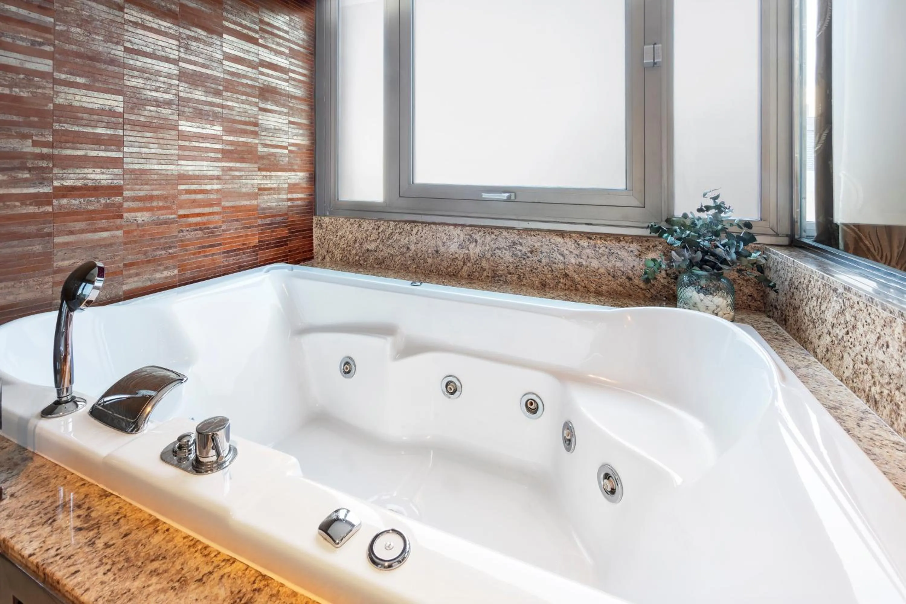 Bath in Melia Madrid Princesa