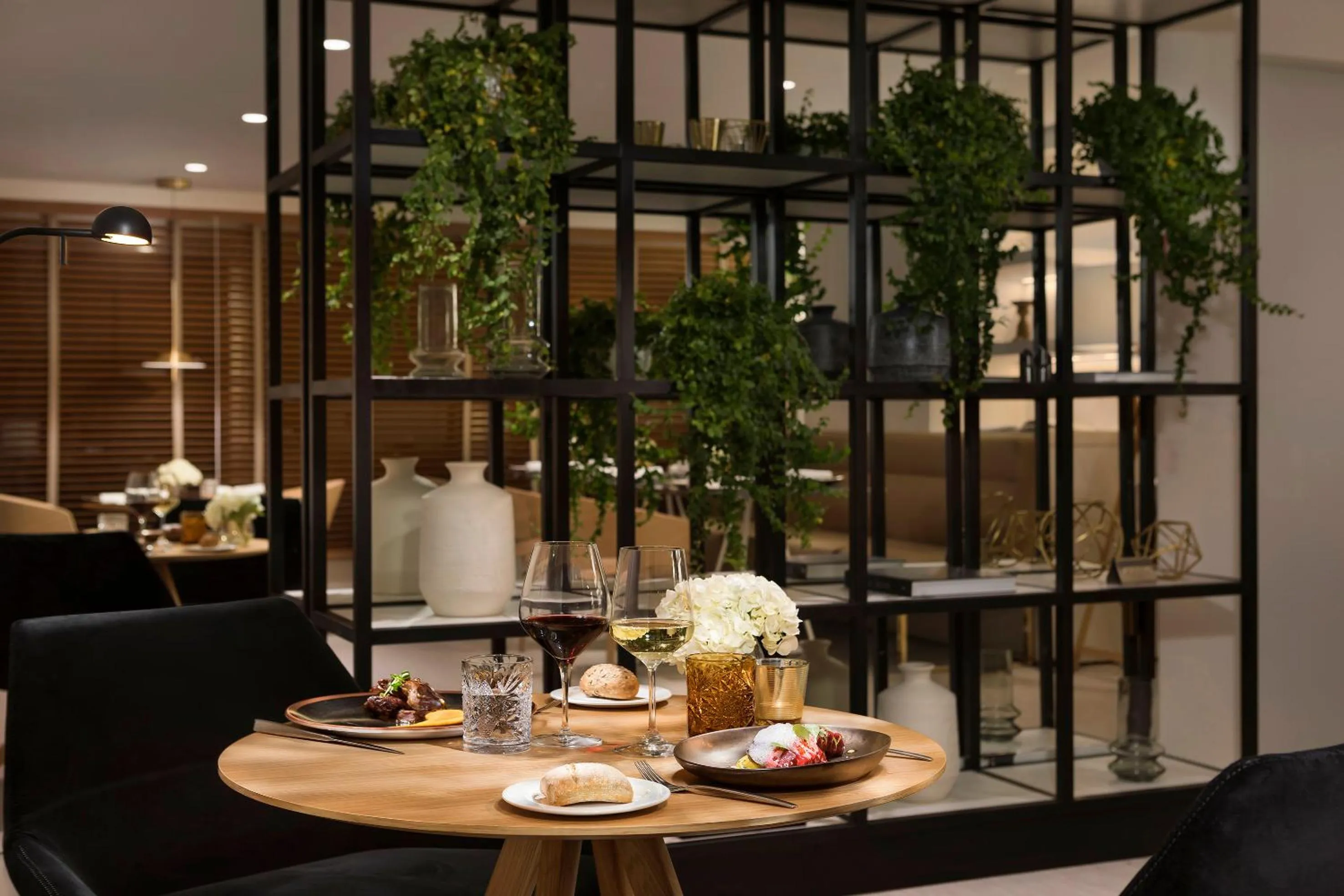 Restaurant/places to eat in Melia Madrid Princesa