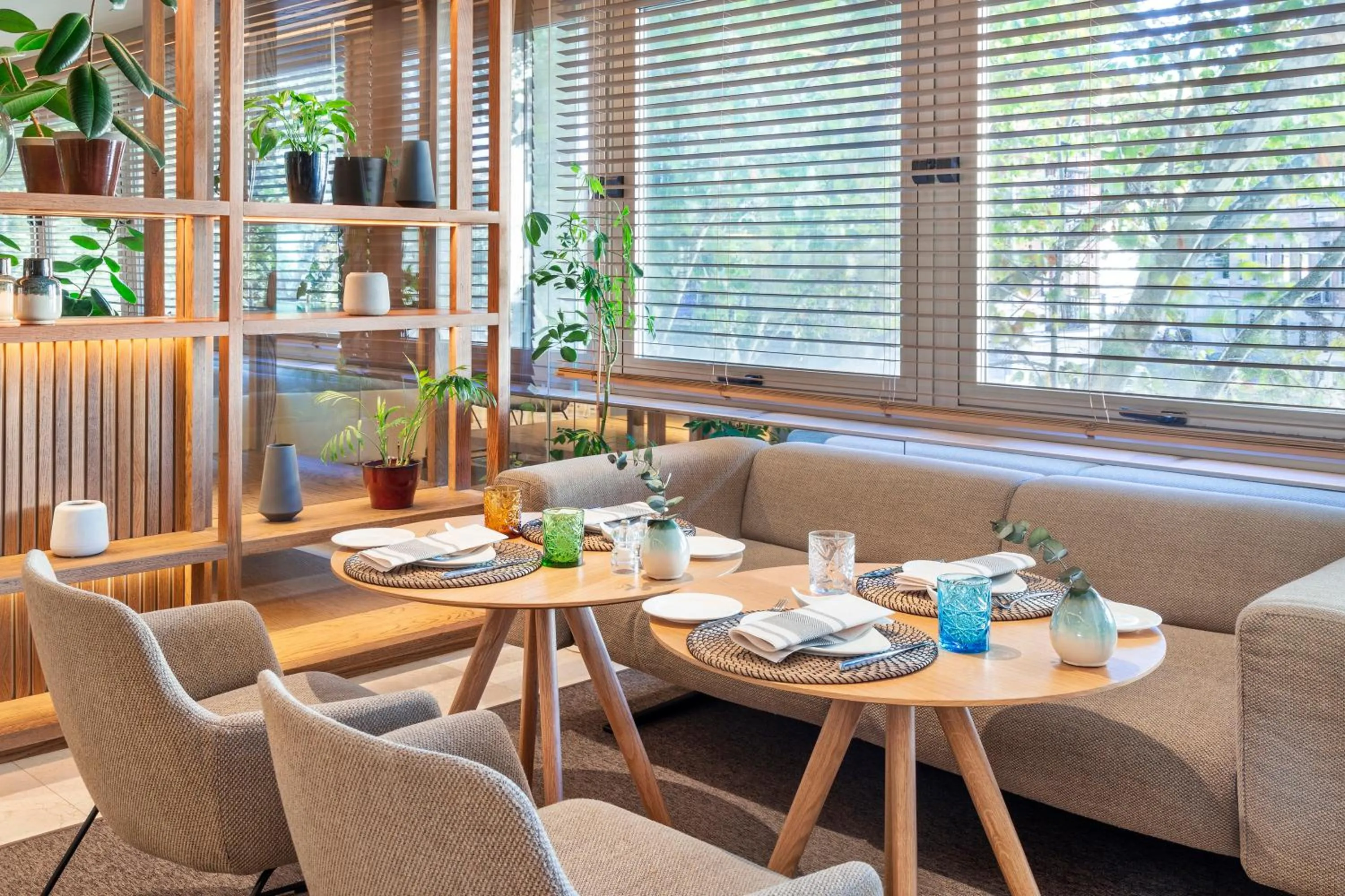 Restaurant/places to eat in Melia Madrid Princesa