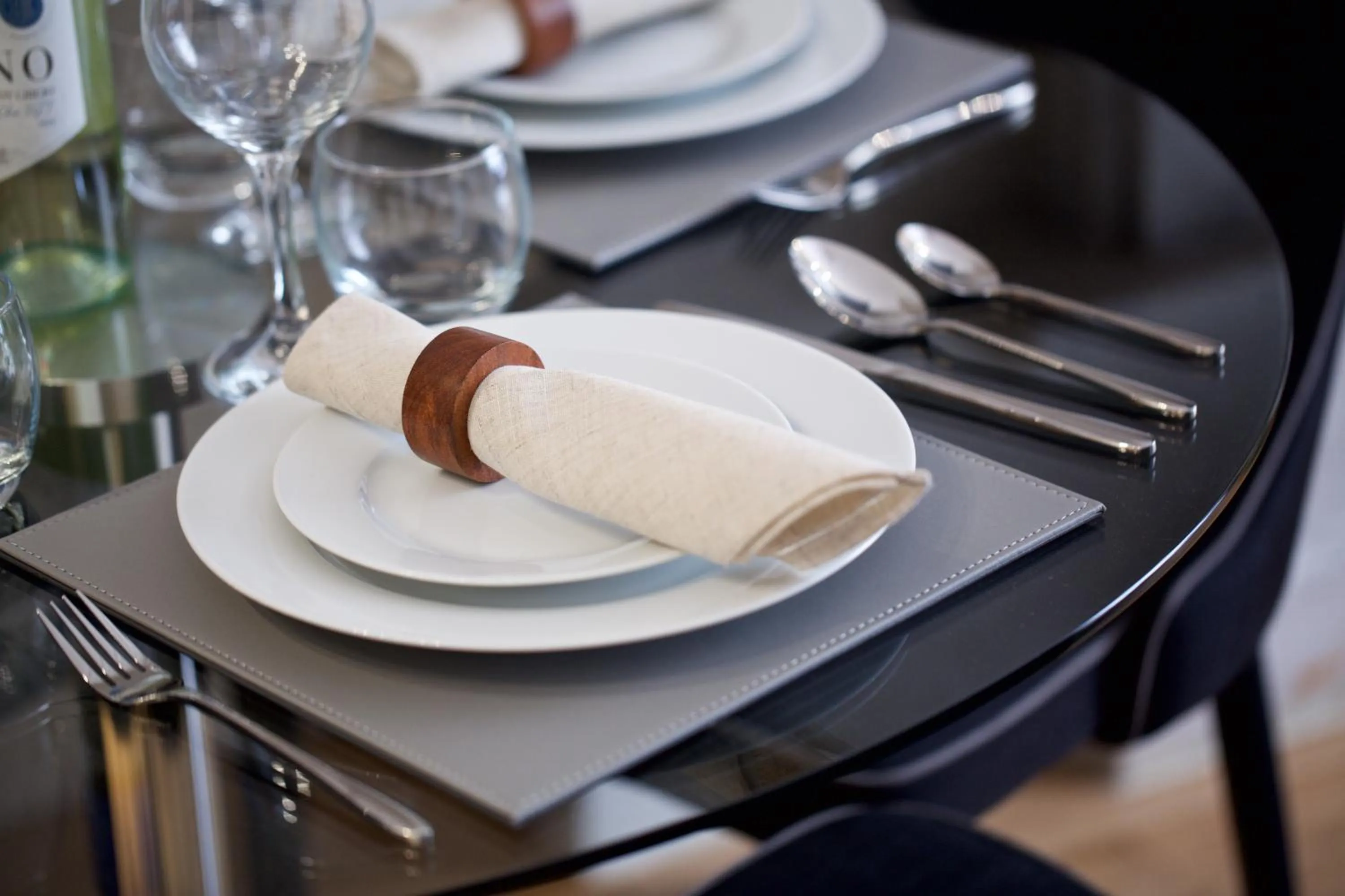 Food and drinks in Avari Apartments - Winchester Collection