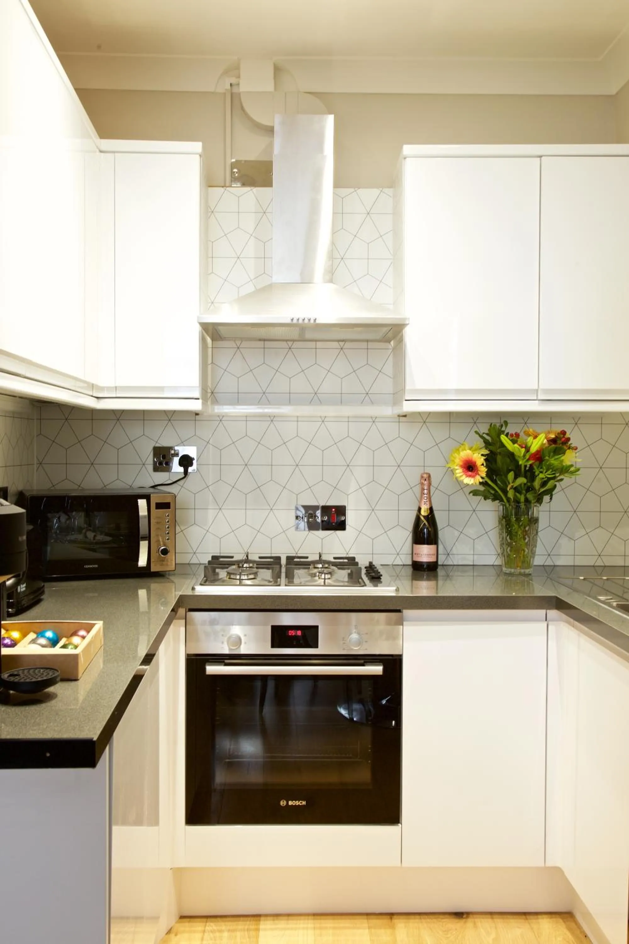 Kitchen or kitchenette in Avari Apartments - Winchester Collection
