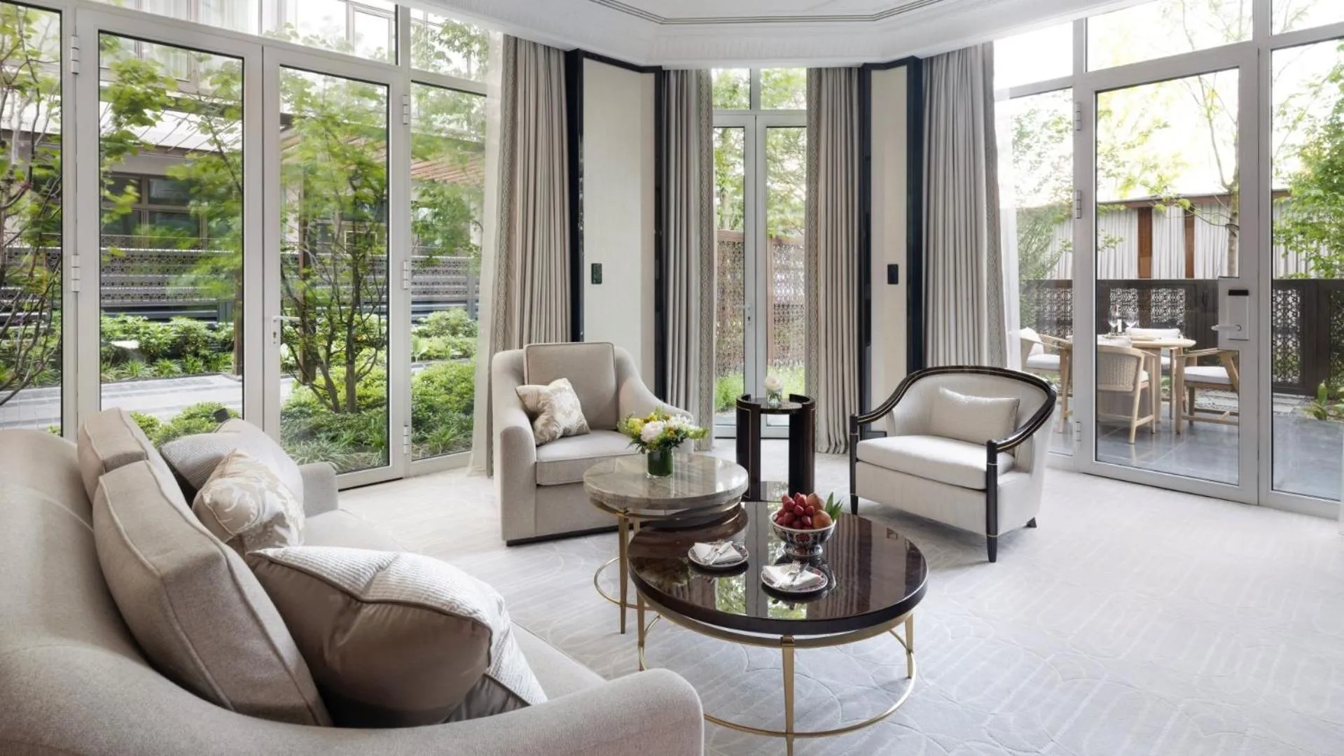 Bedroom in The Peninsula Istanbul