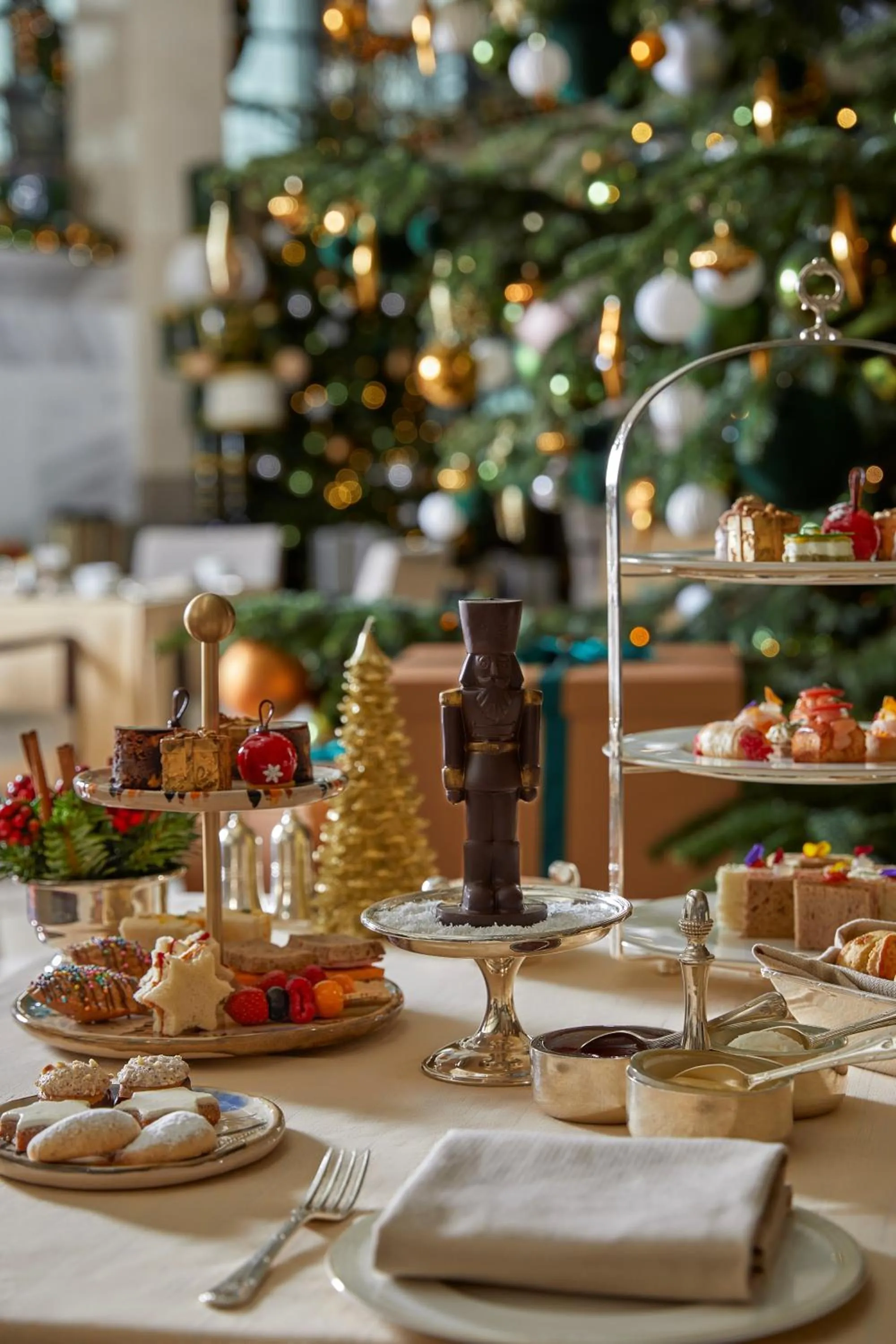 Restaurant/places to eat in The Peninsula Istanbul