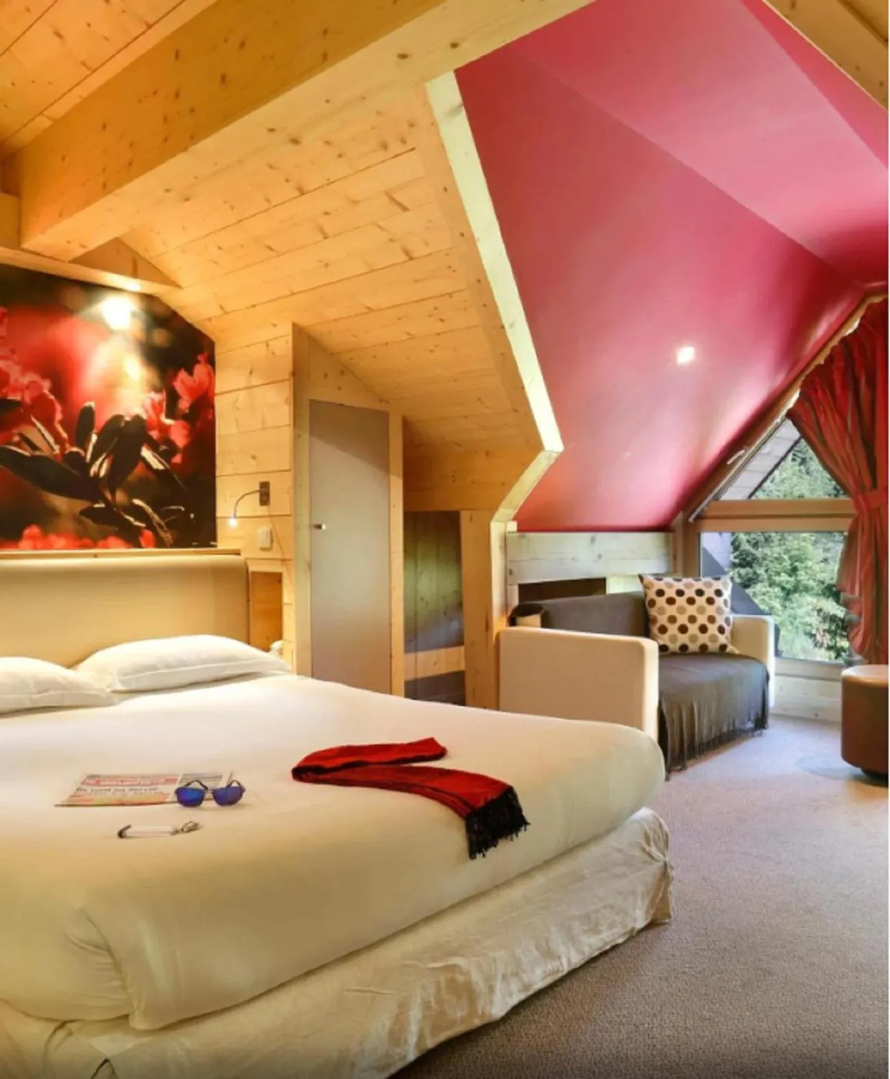 Bedroom, Bed in Logis Chalet Hotel Vaccapark