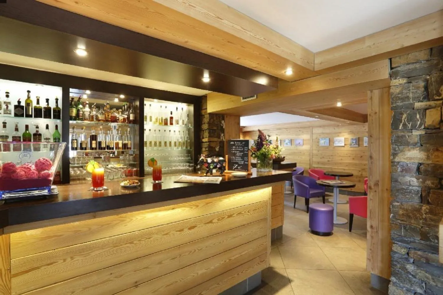 Restaurant/places to eat in Logis Chalet Hotel Vaccapark