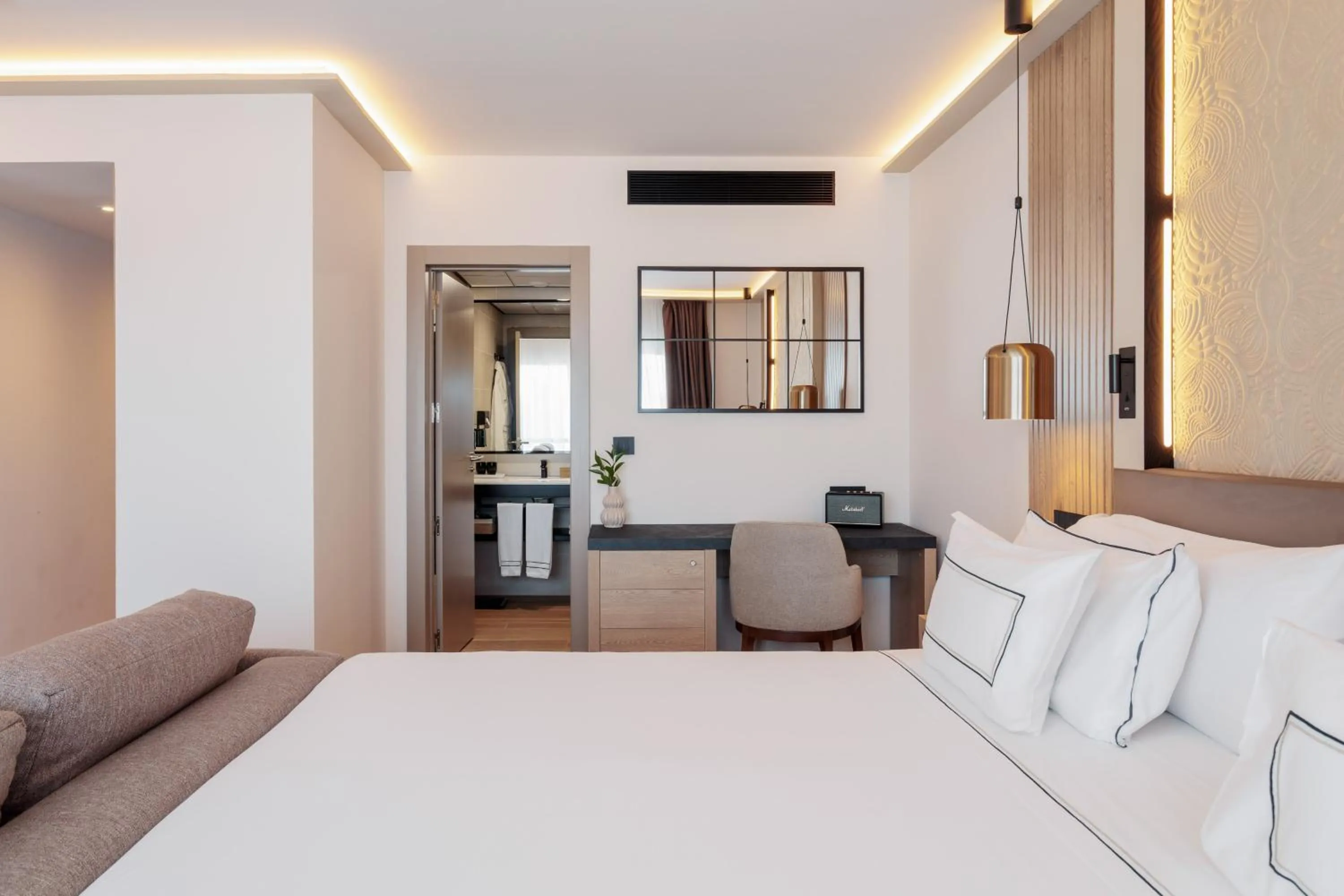 Bed in Melia Alicante