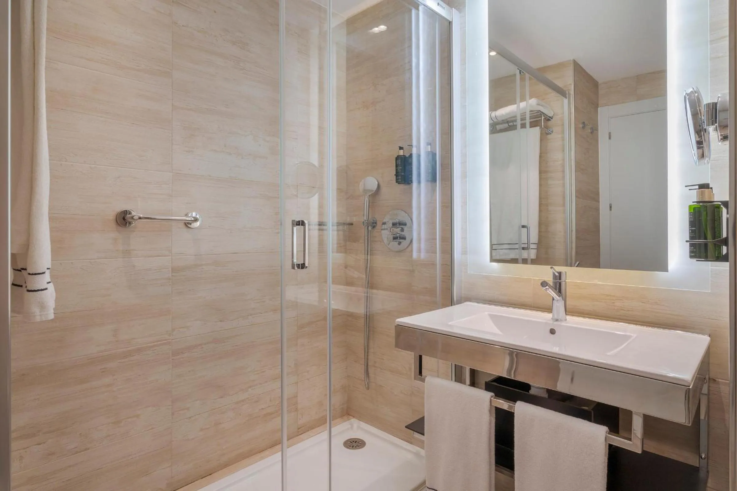 Bathroom in Melia Alicante
