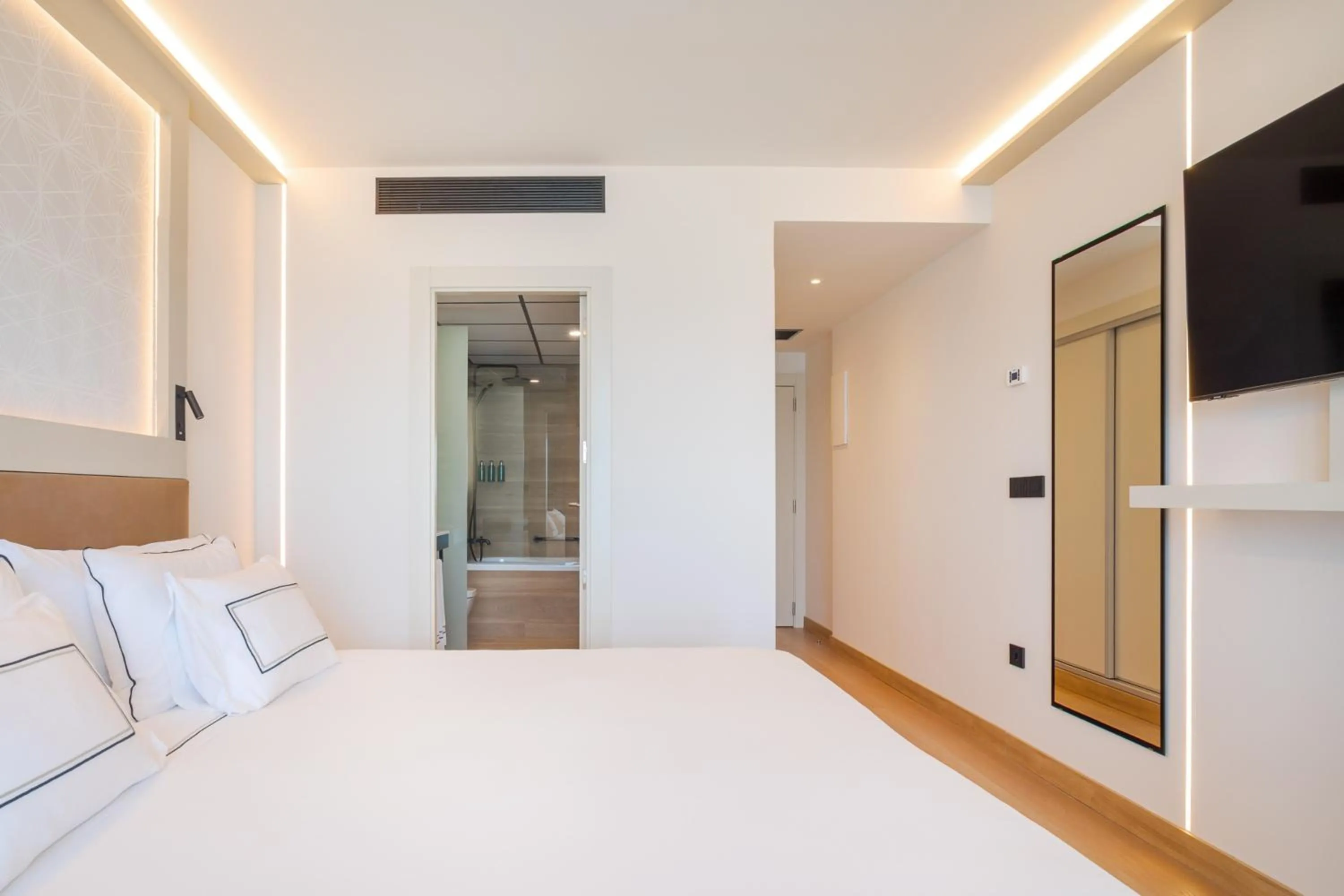 Decorative detail, Bed in Melia Alicante