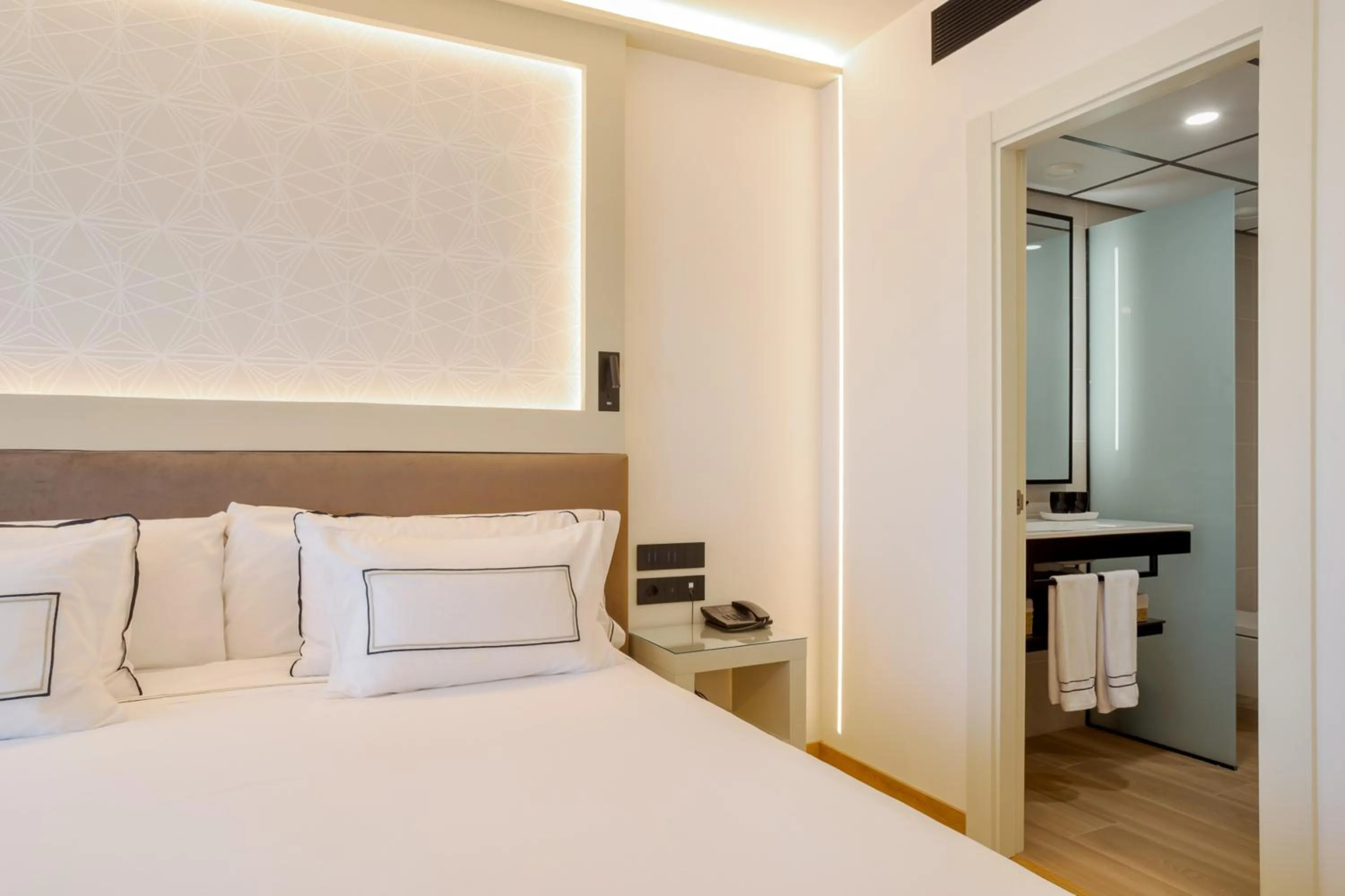 Bed in Melia Alicante
