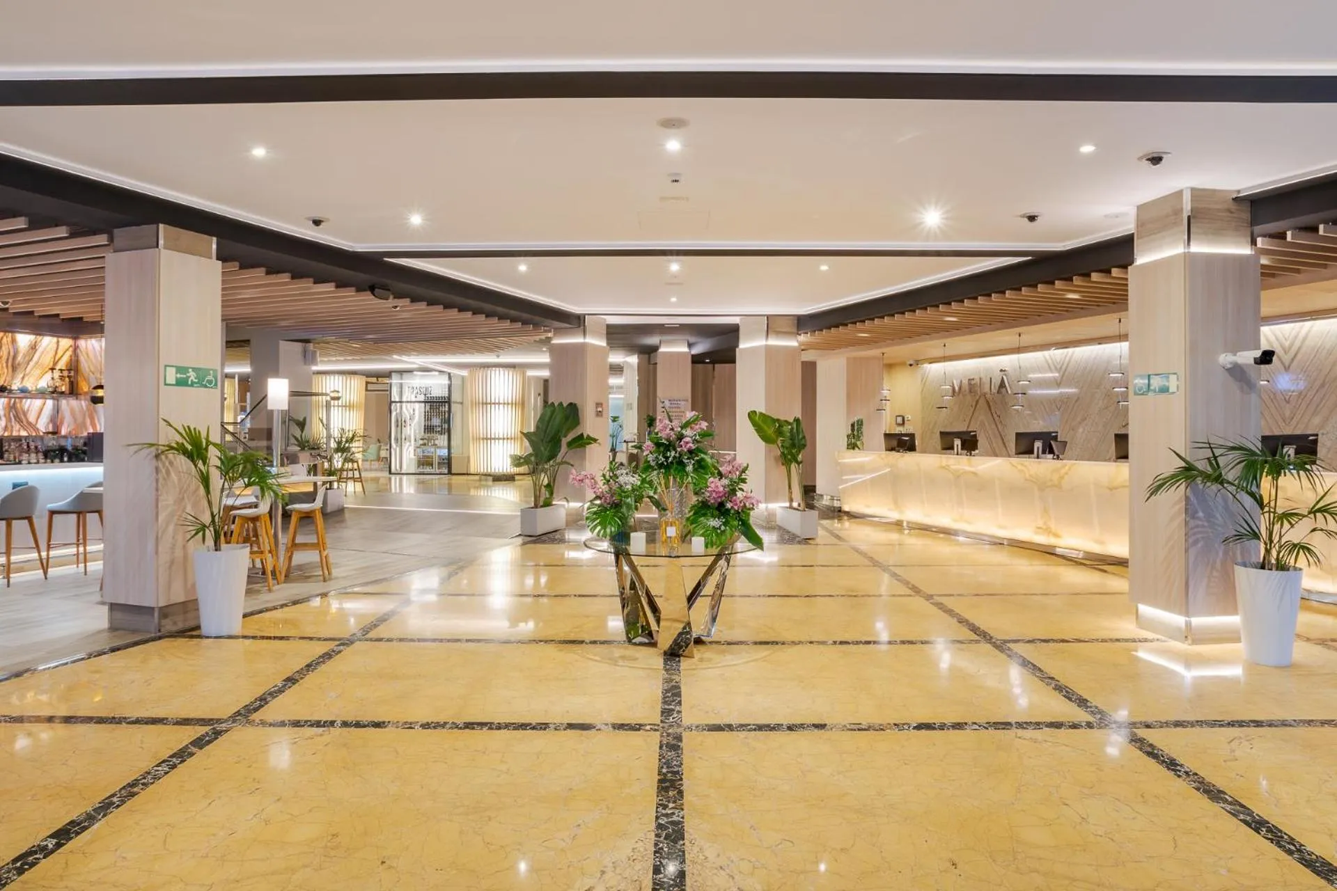 Property building in Melia Alicante