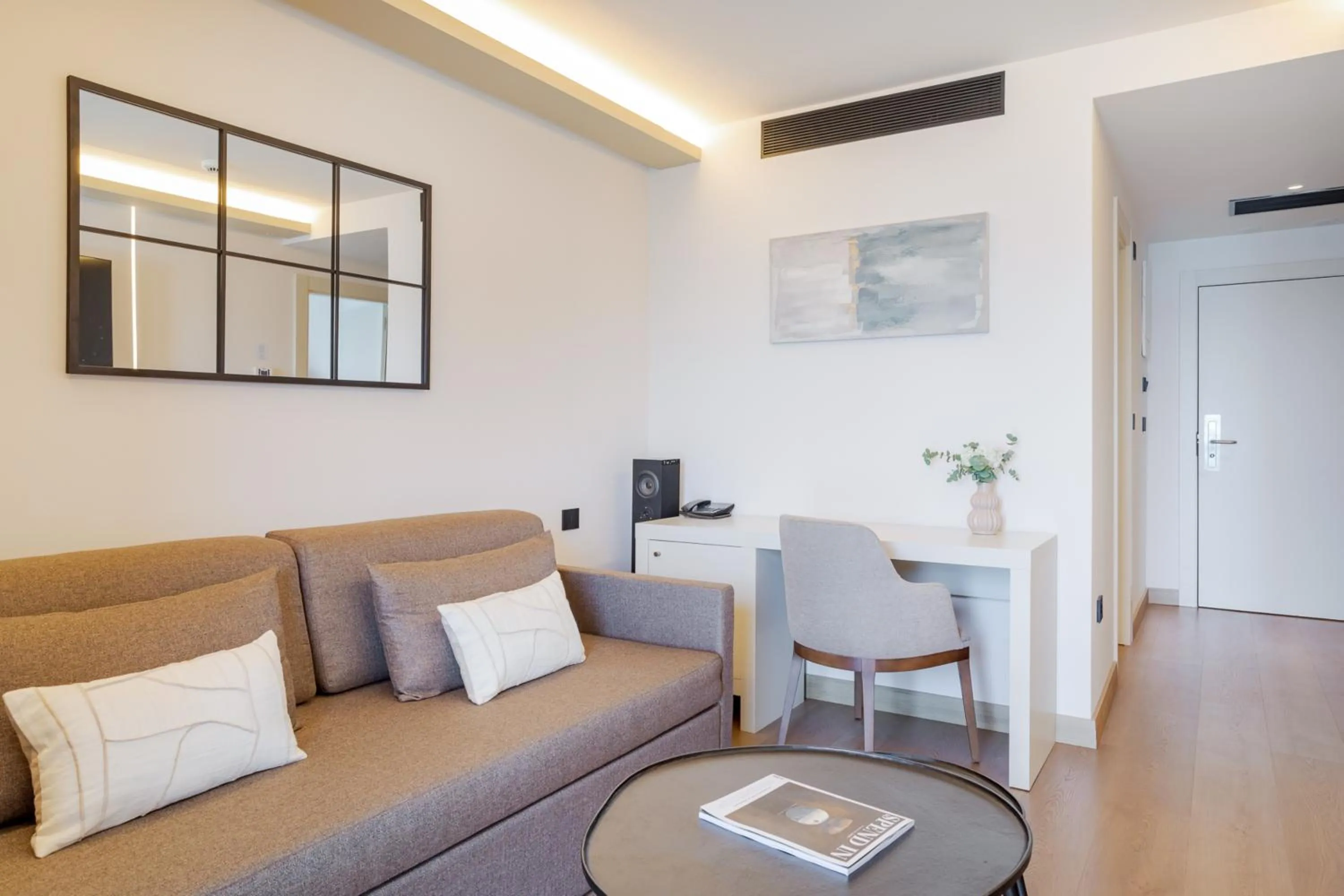 Living room in Melia Alicante