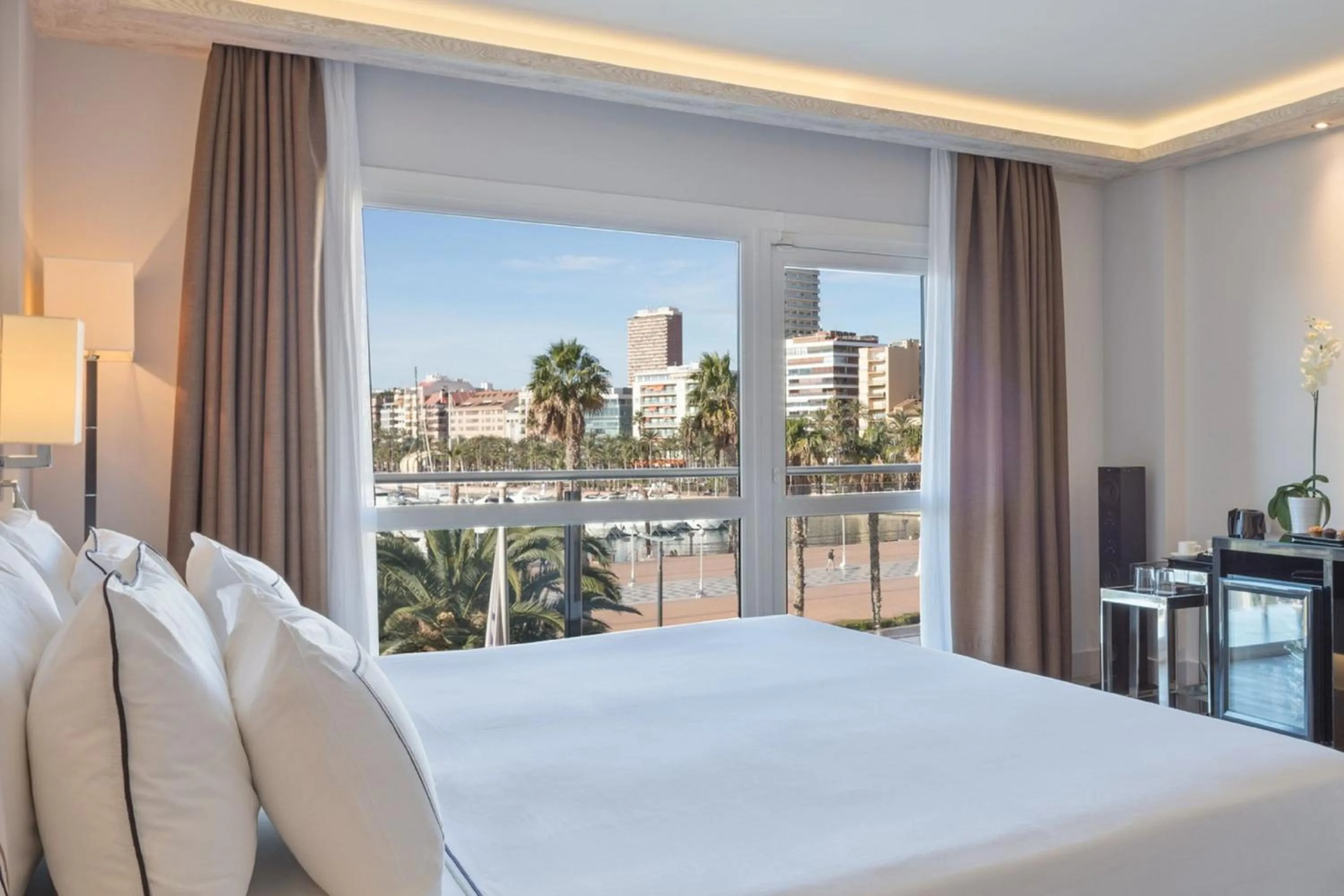 View (from property/room), Bed in Melia Alicante