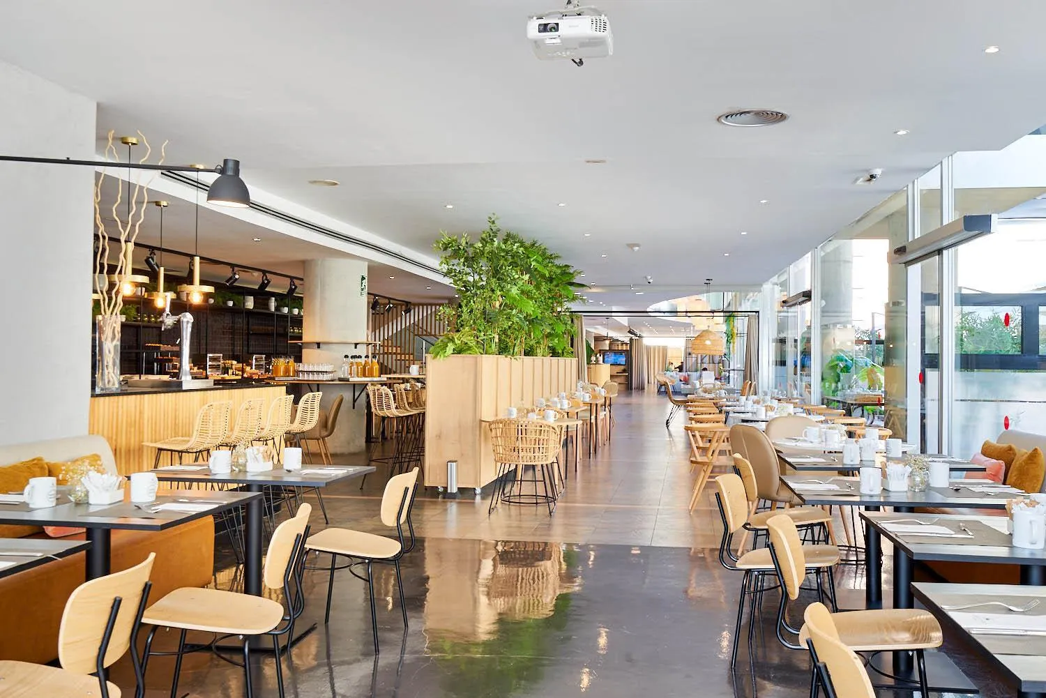 Restaurant/places to eat in Eurostars Málaga