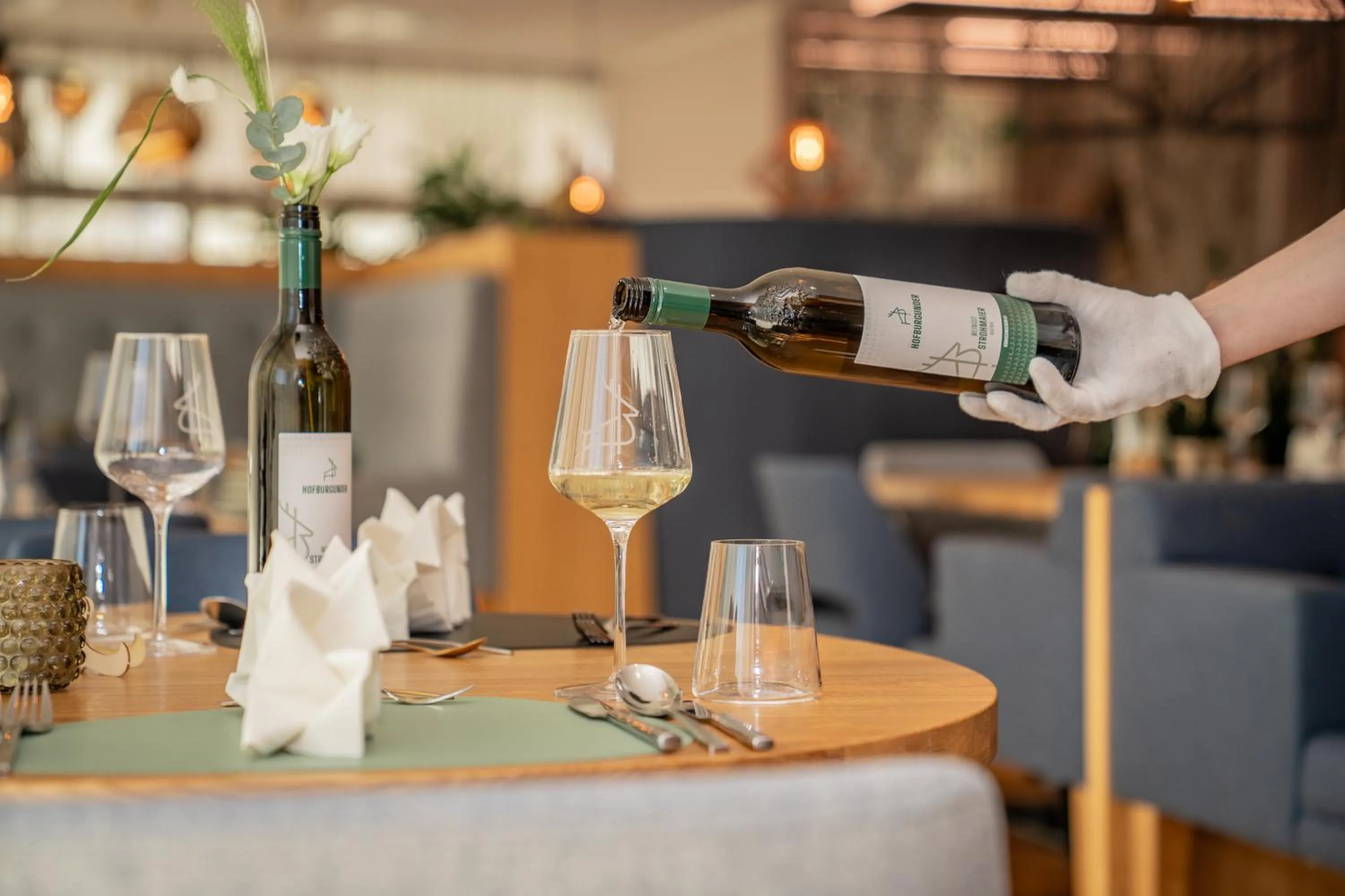 Restaurant/places to eat in Königswieser Hof