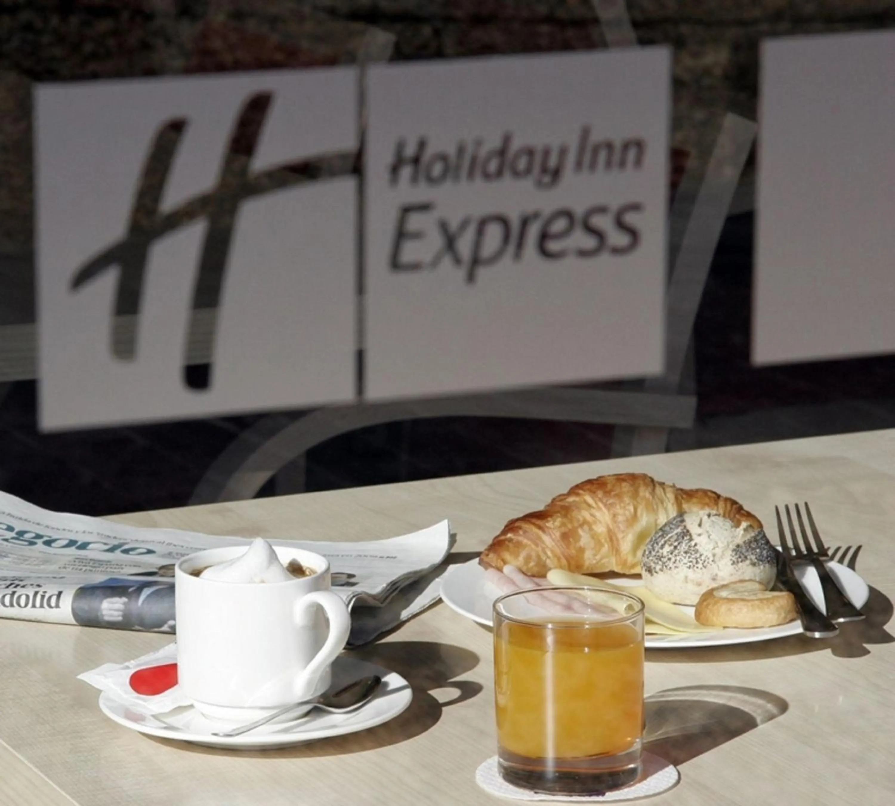 Continental breakfast in Hotel Holiday Inn Express Madrid-Rivas by IHG