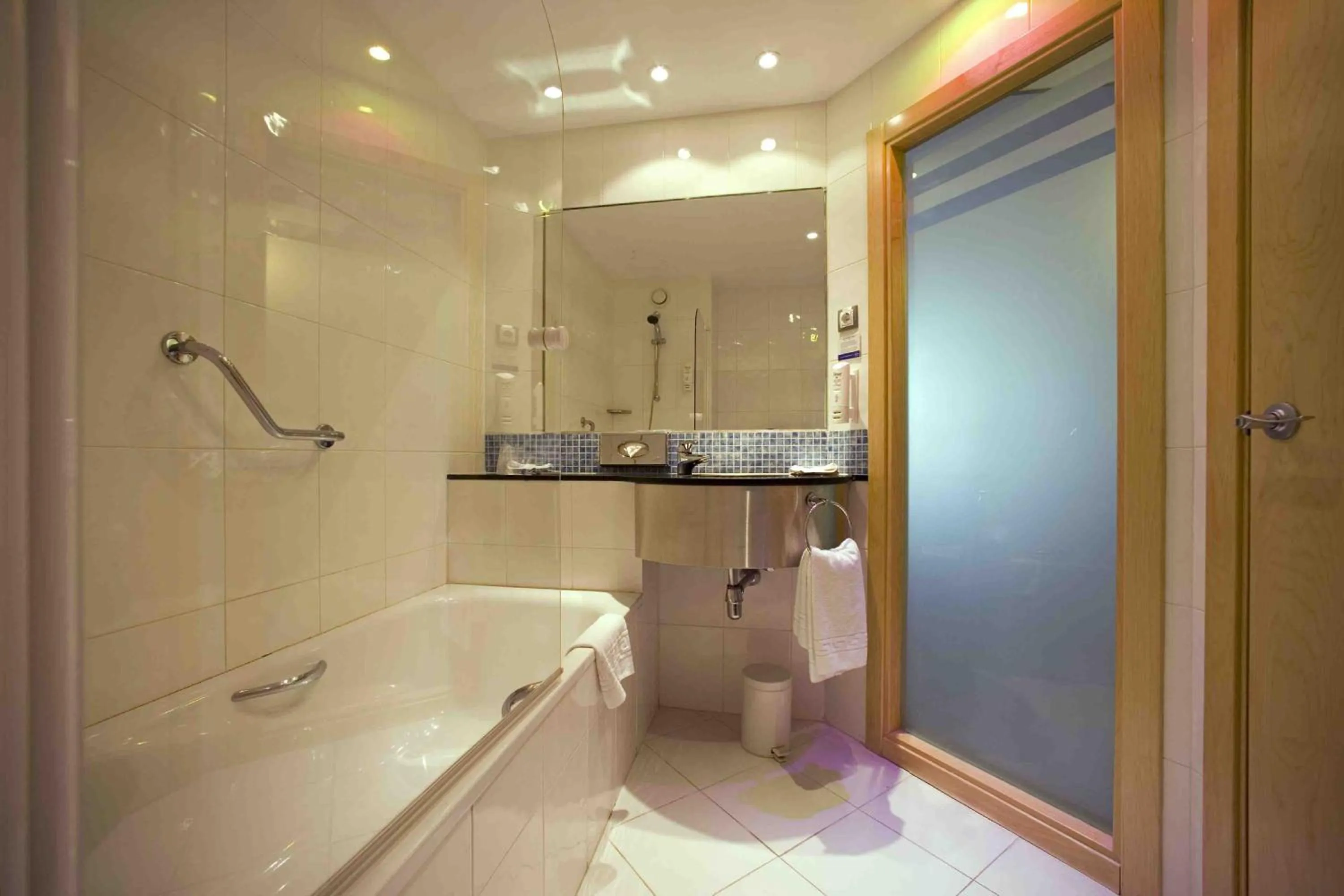 Bathroom in Holiday Inn Express Alcobendas by IHG