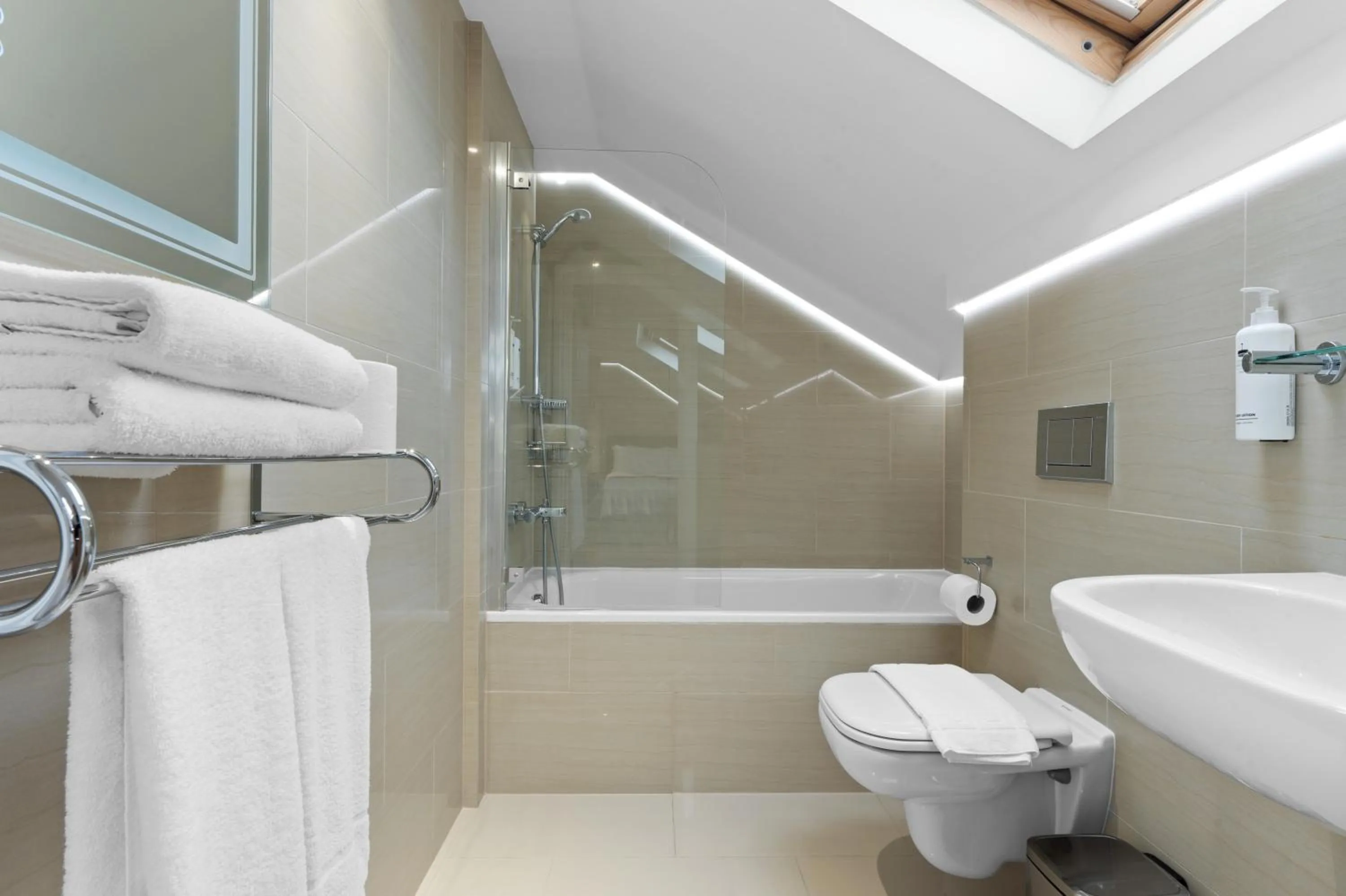 Shower in Cleveland Residences Russell Square