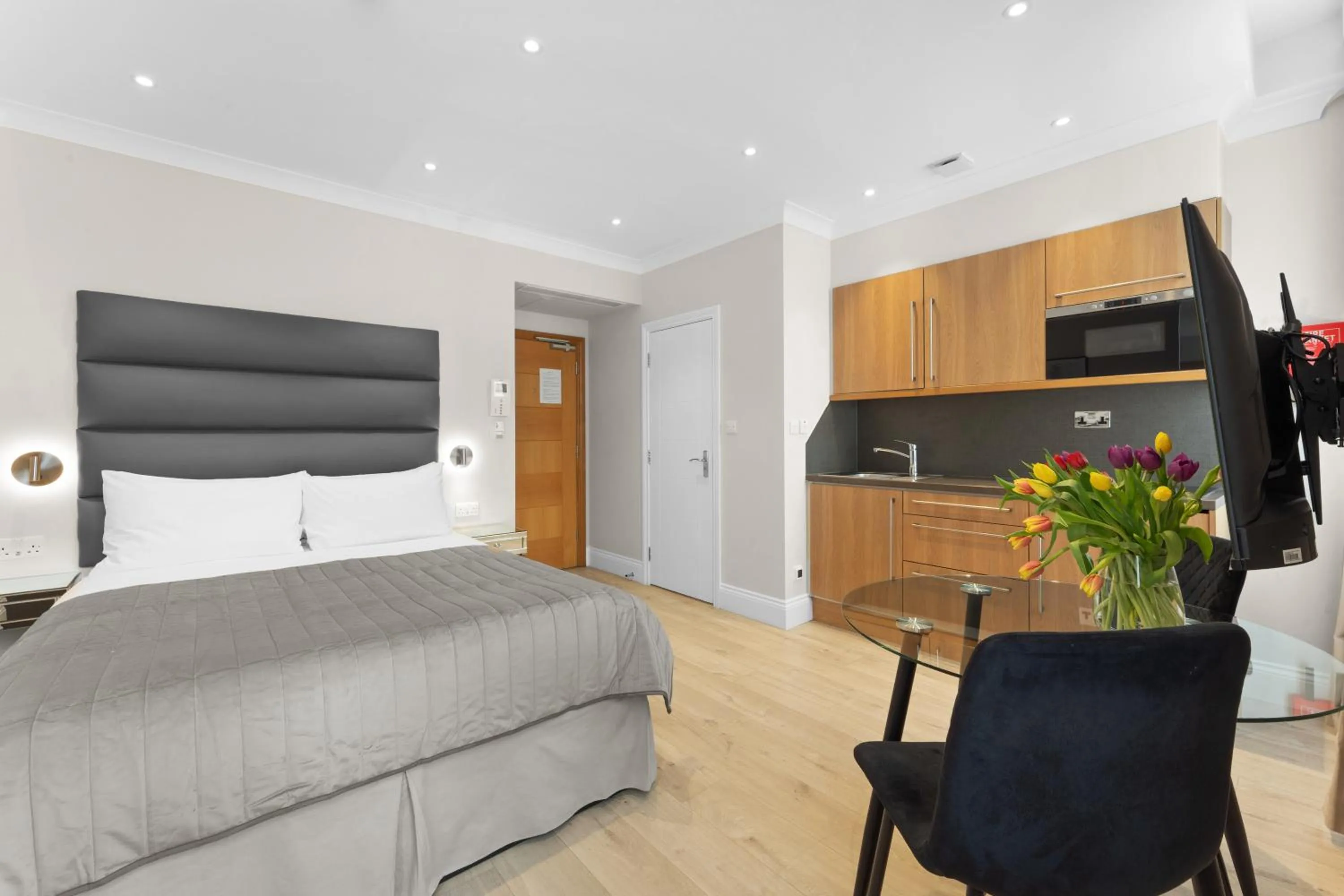 Bed in Cleveland Residences Russell Square