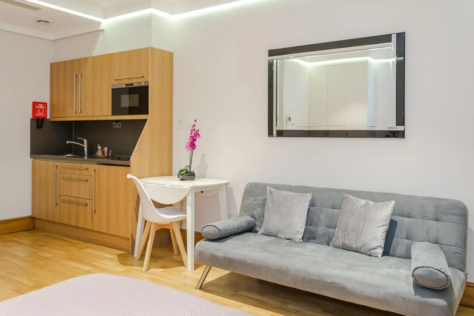 Photo of the whole room in Cleveland Residences Russell Square