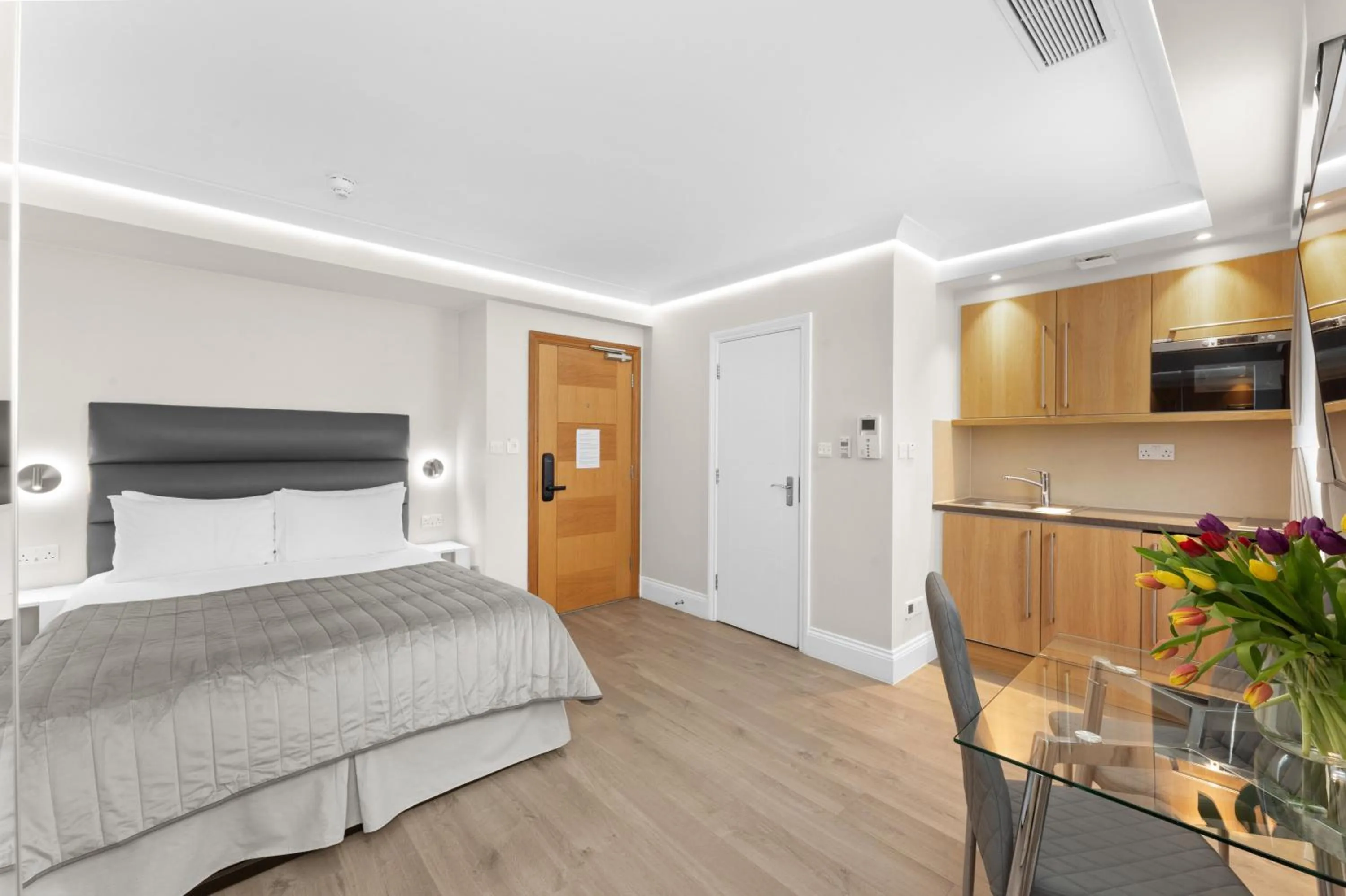 Bed in Cleveland Residences Russell Square