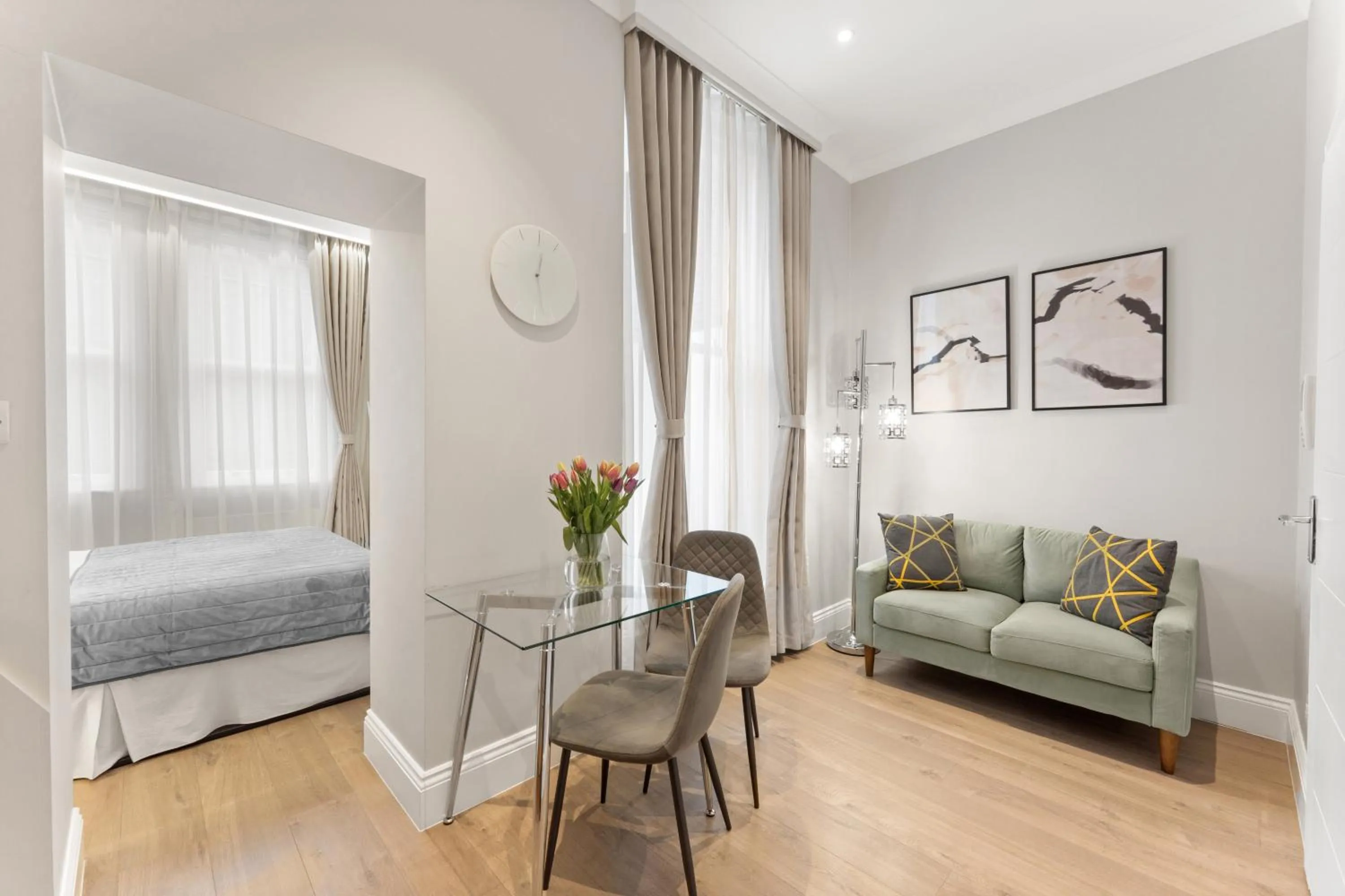 Bed in Cleveland Residences Russell Square