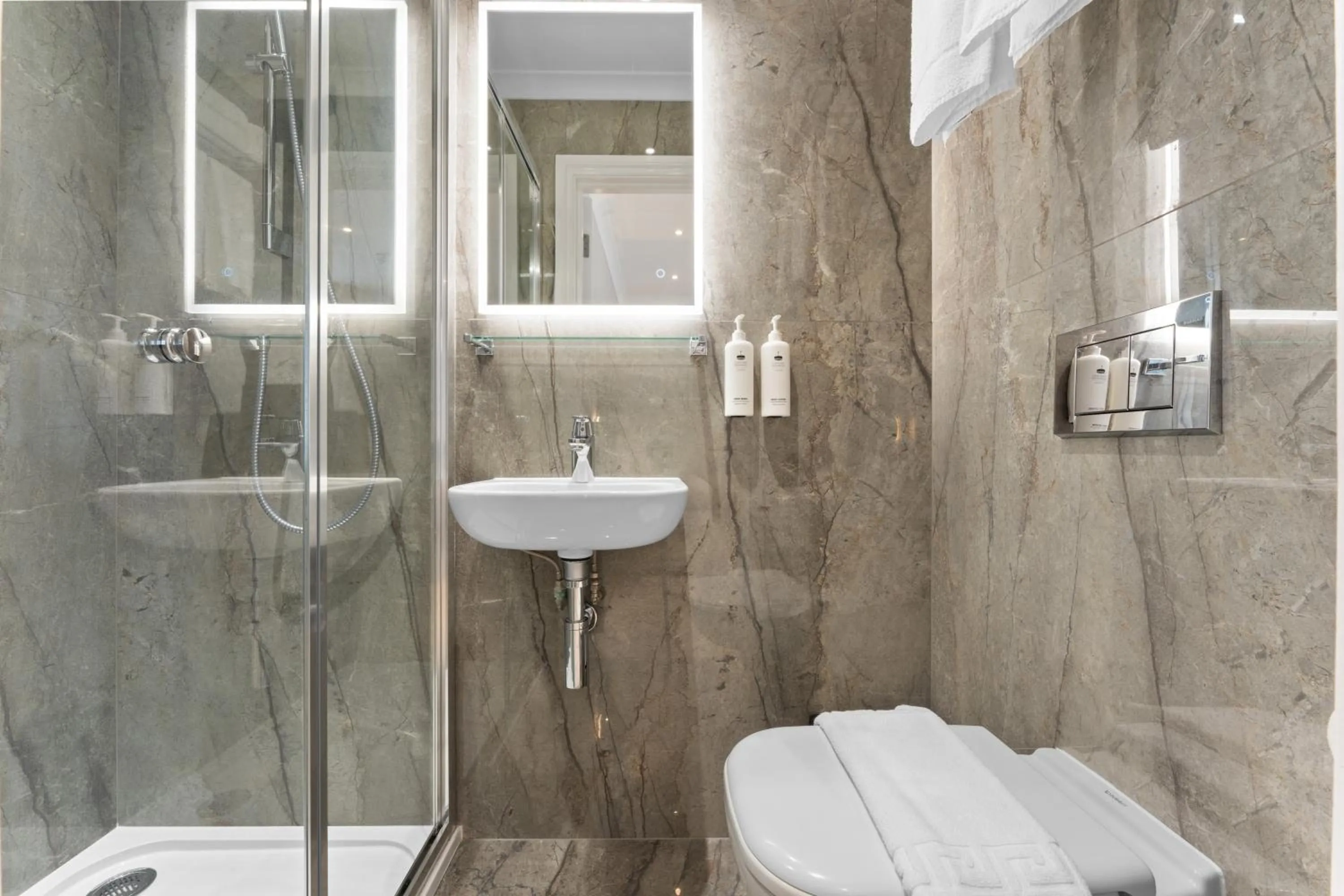 Shower in Cleveland Residences Russell Square