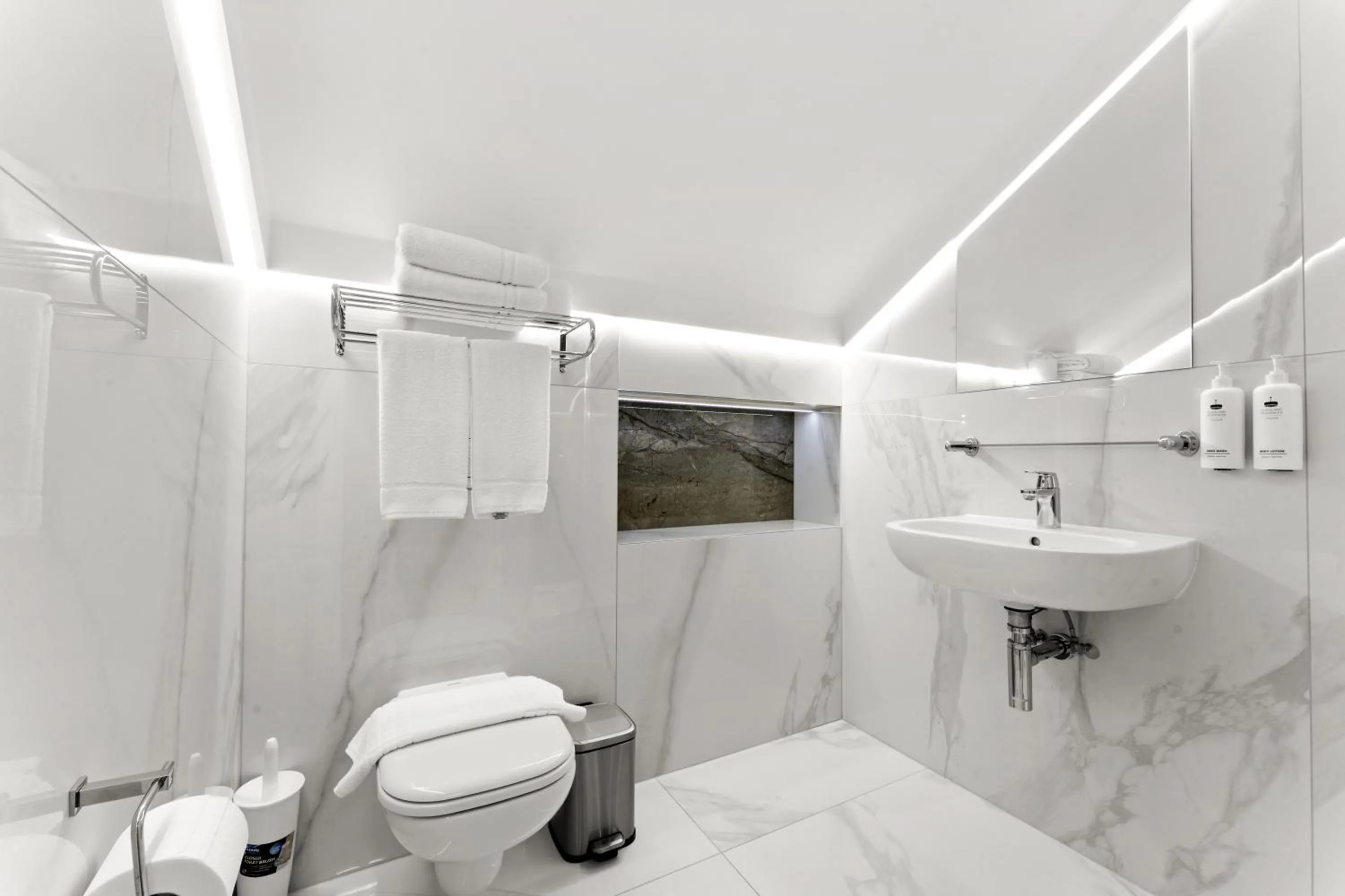 Shower in Cleveland Residences Russell Square