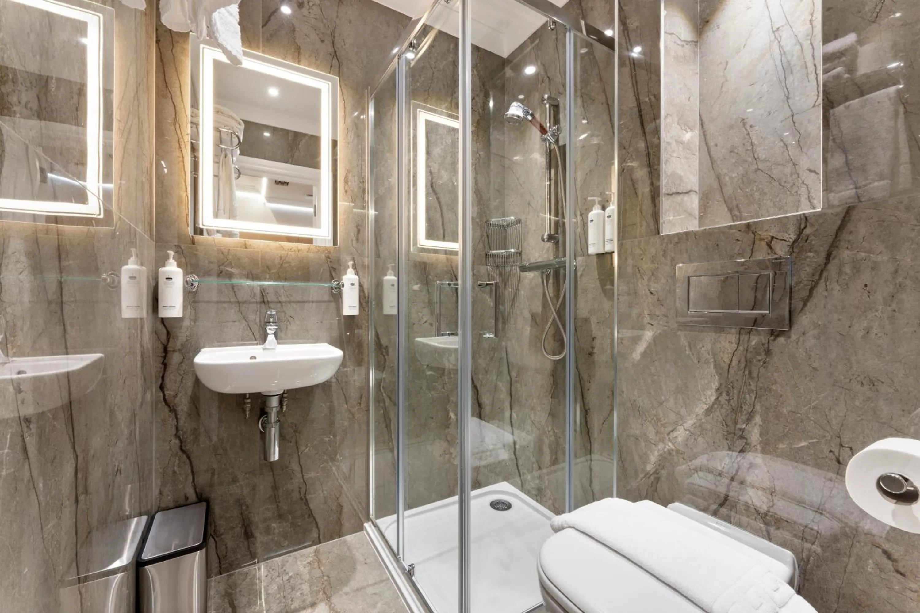 Bathroom in Cleveland Residences Russell Square
