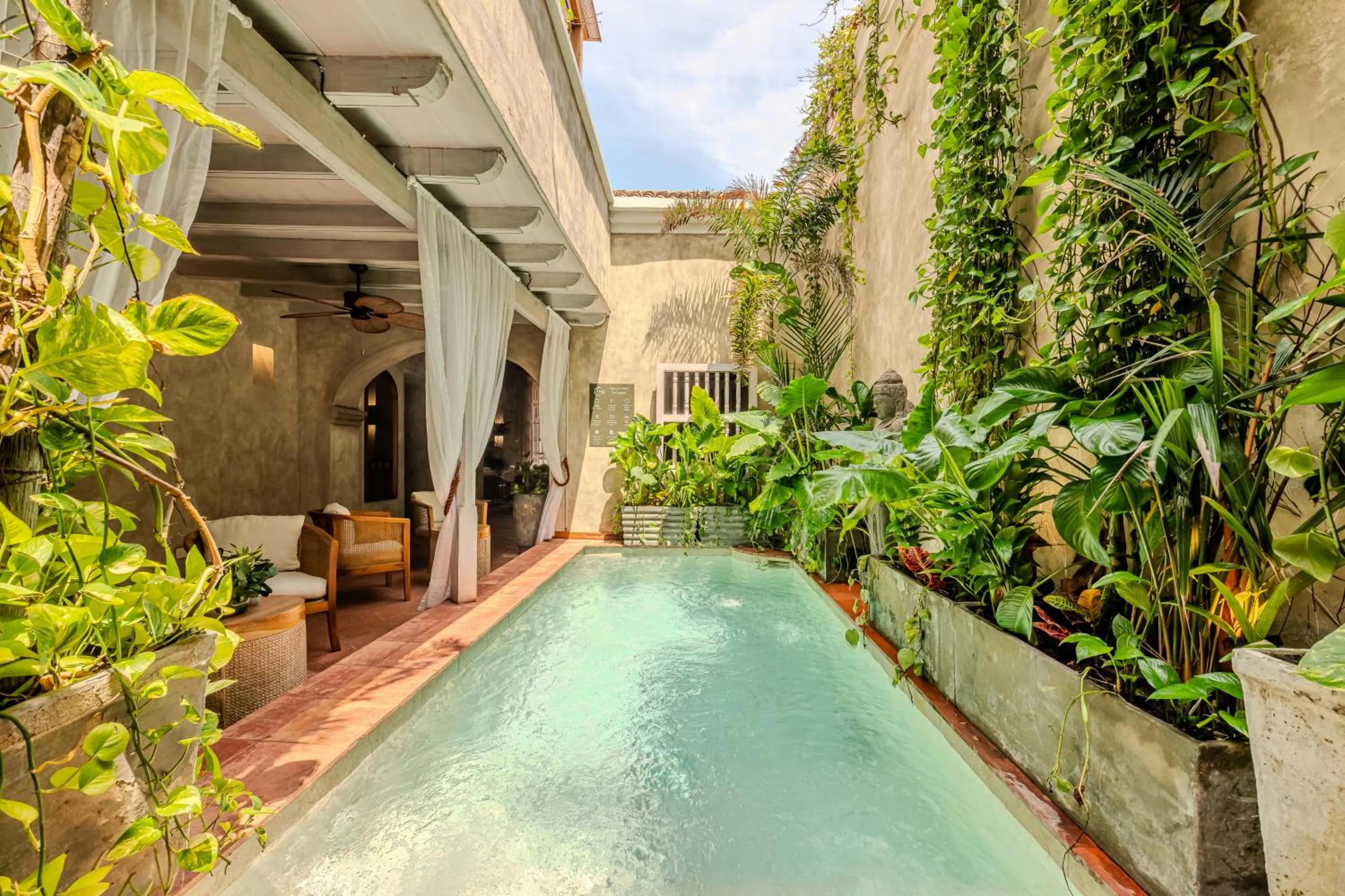 Swimming pool in Moet Cartagena Hotel Boutique Adutls Only