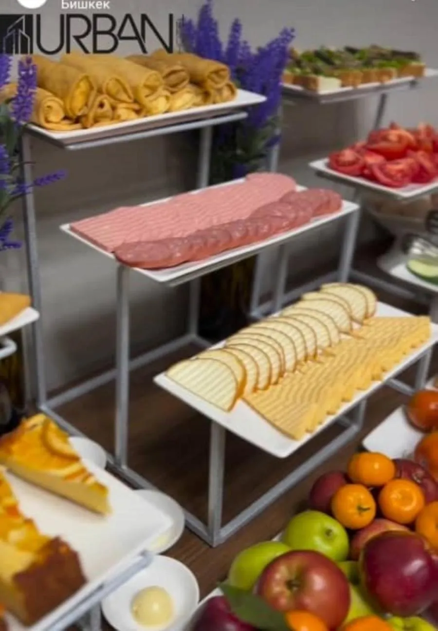 Restaurant/places to eat in Urban Hotel