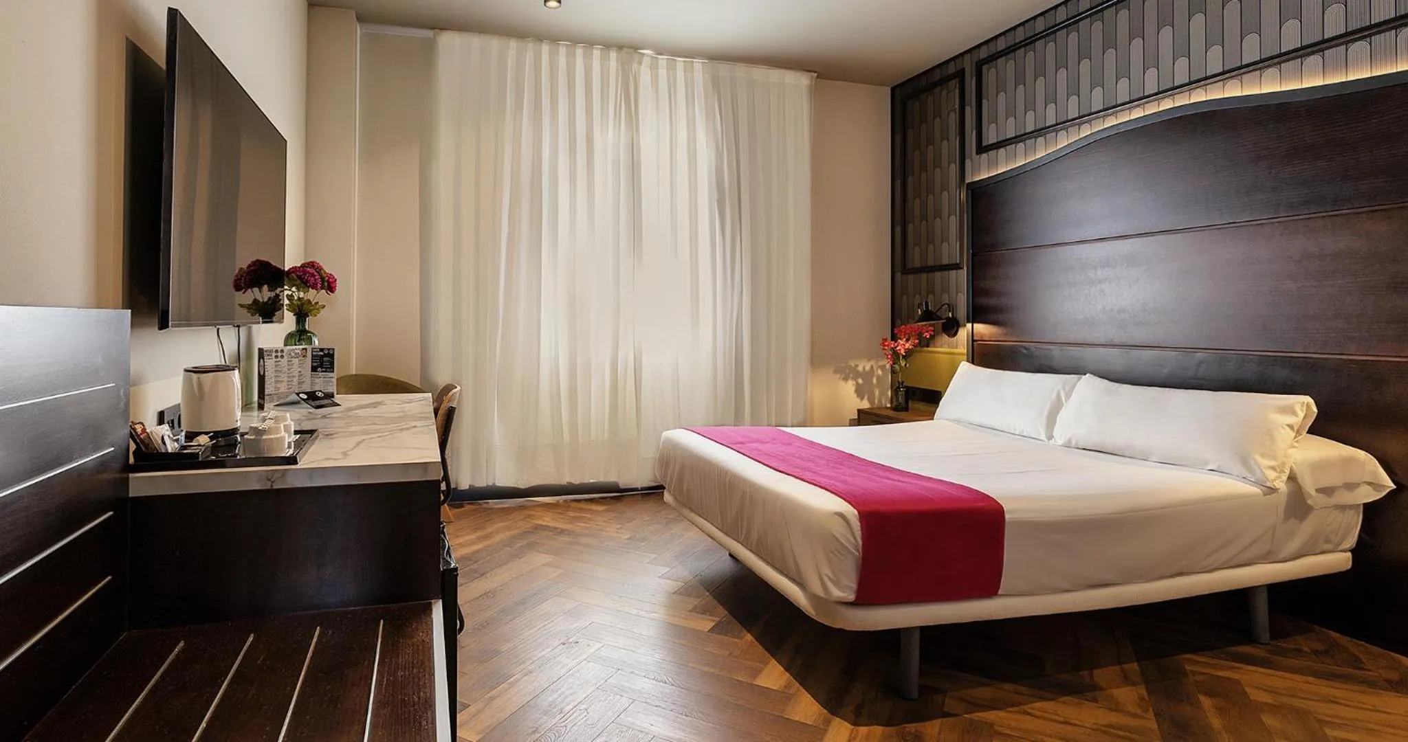 Photo of the whole room, Bed in Vértice Sevilla Aljarafe