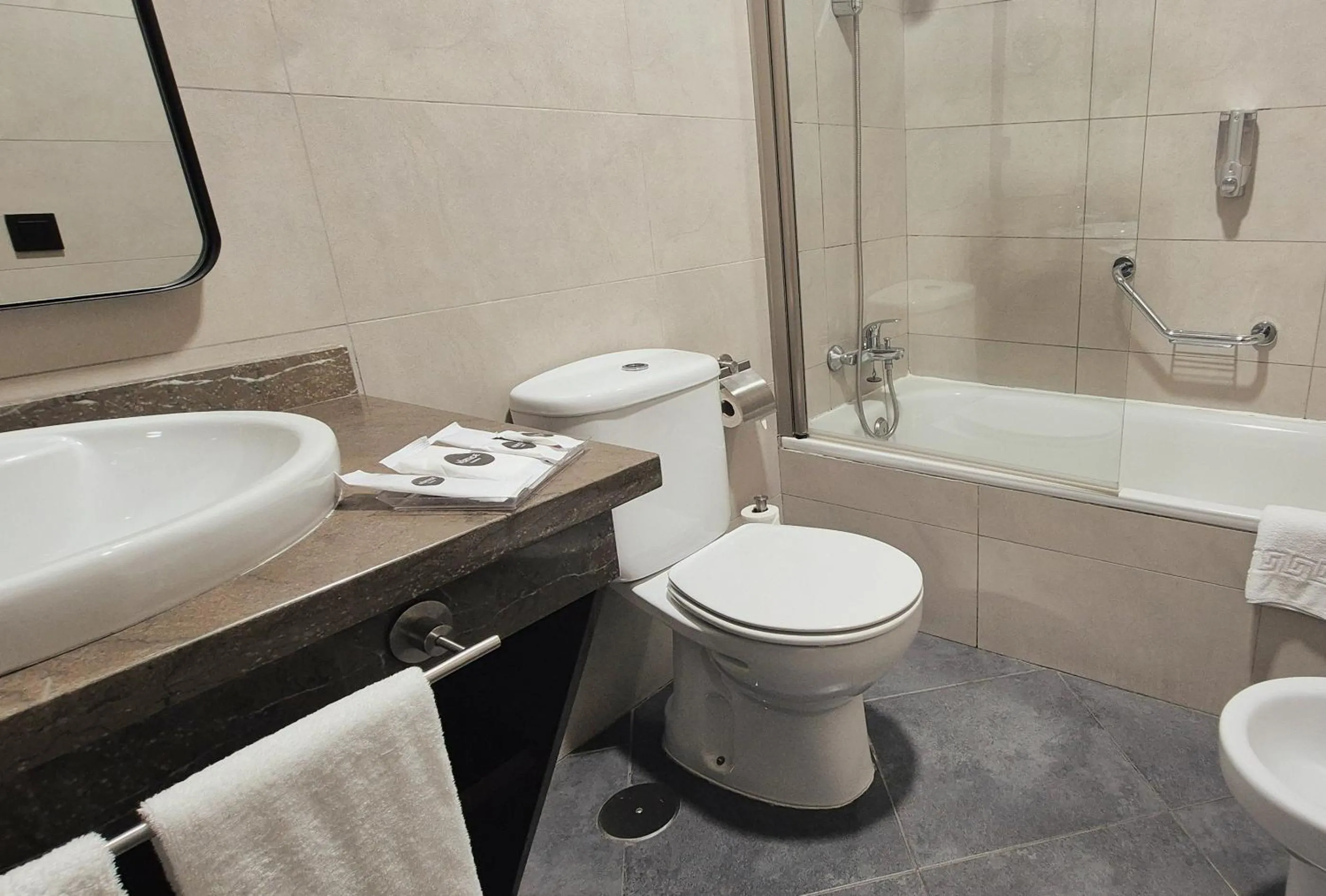 Bathroom in Vértice Sevilla Aljarafe