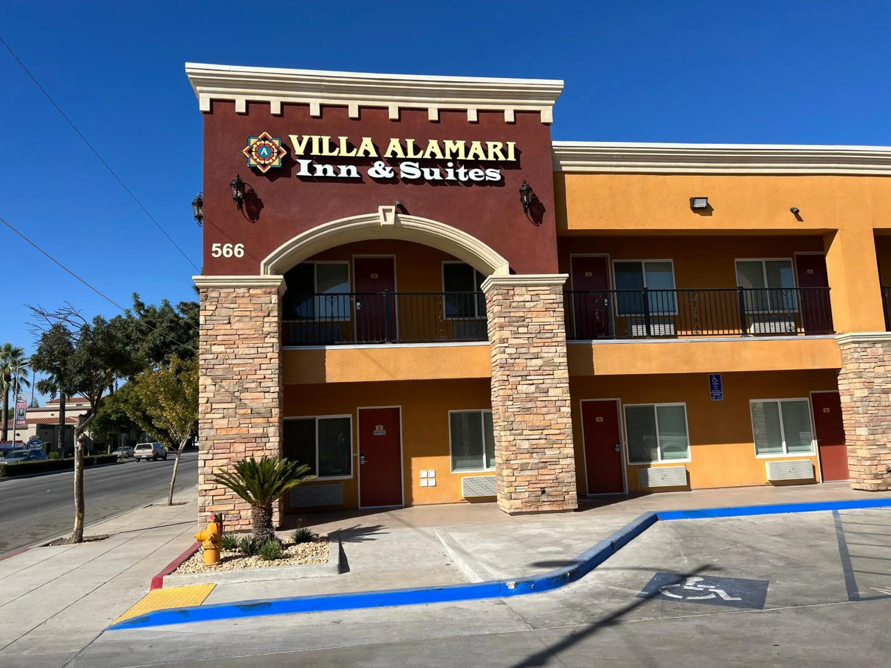 Villa Alamari Inn and Suites