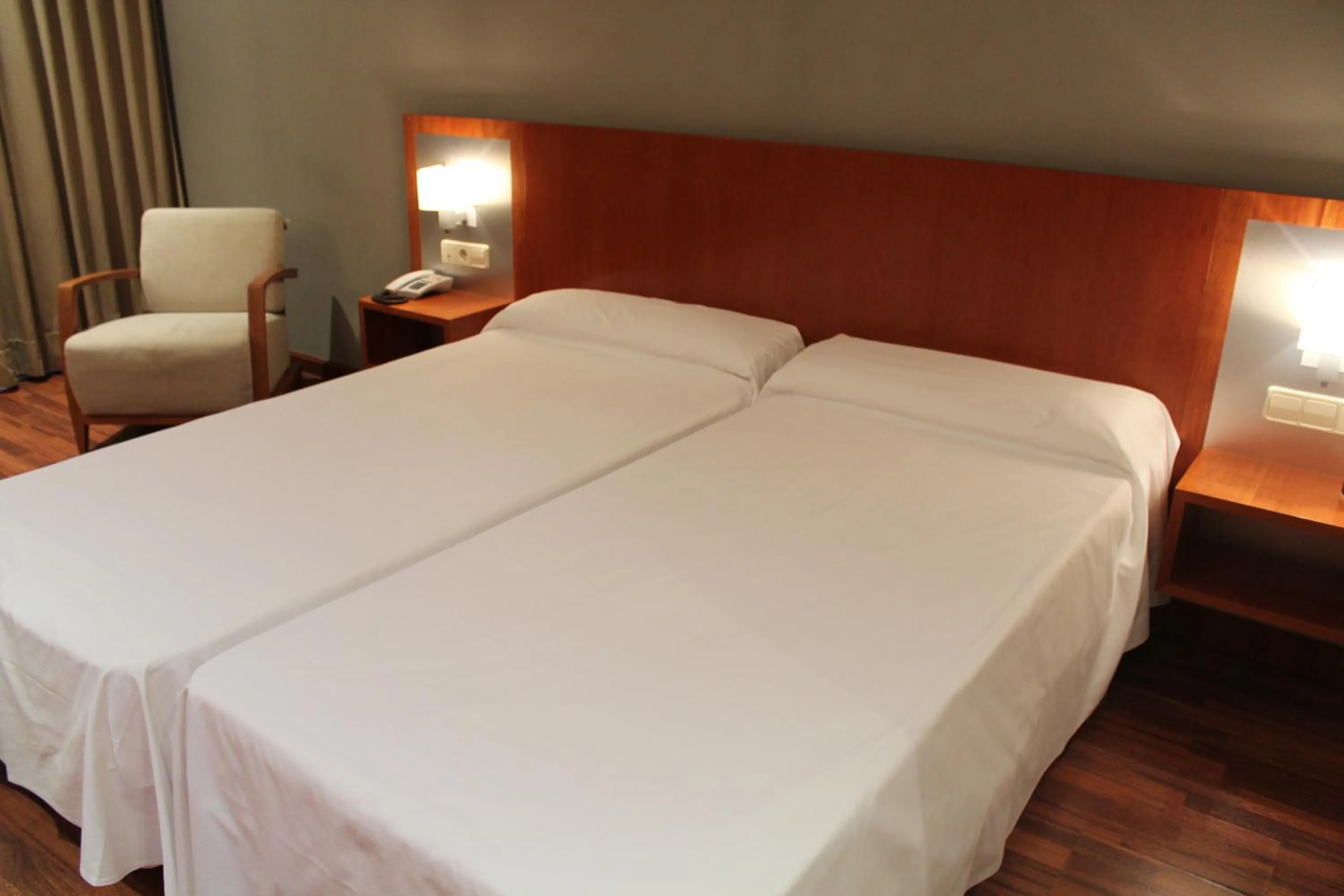 Bed in Hotel AG Express Elche