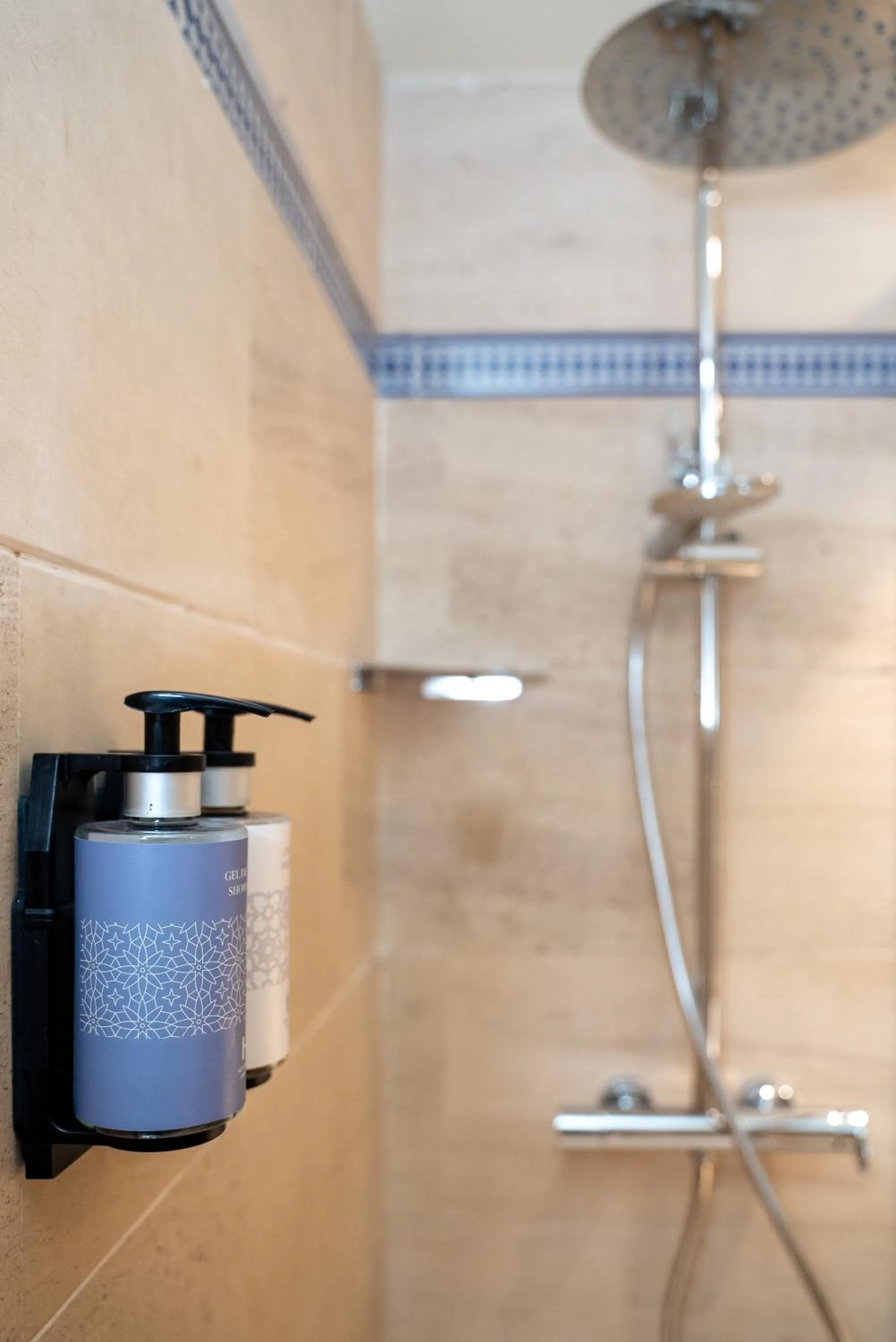 Shower in Hesperia Córdoba