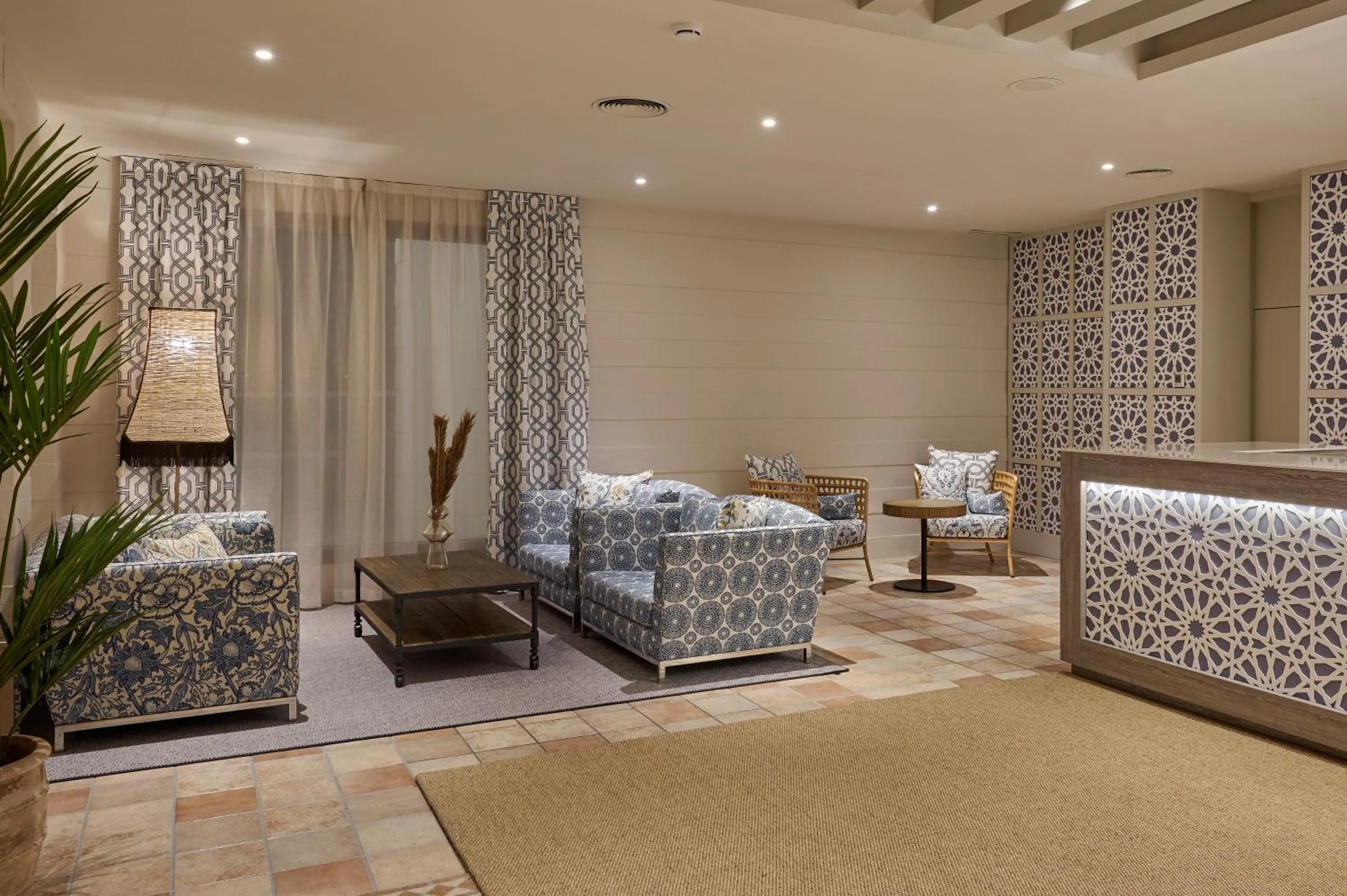 Lobby or reception in Hesperia Córdoba