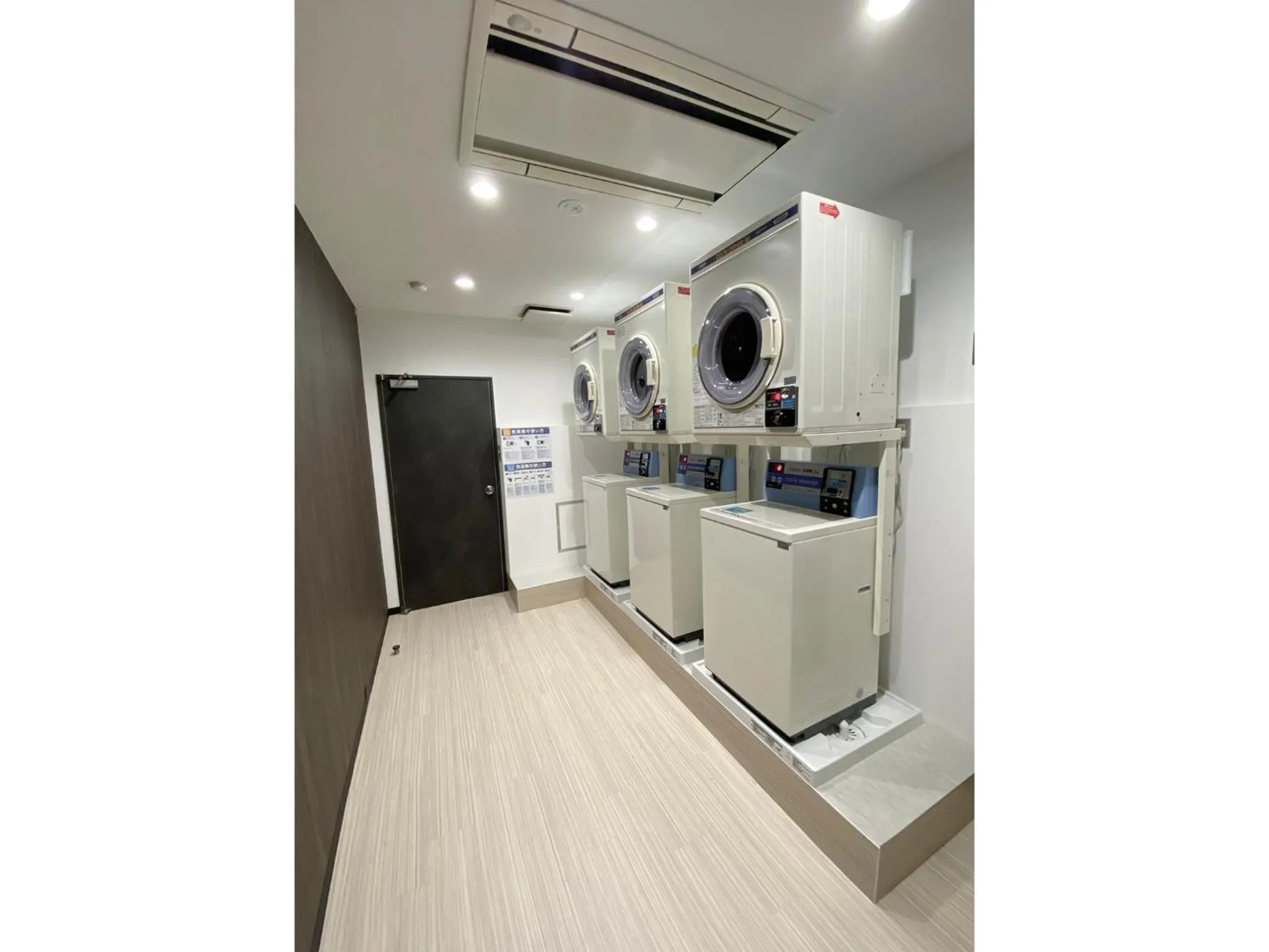 washing machine in Santiago Hotel - Vacation STAY 74126v