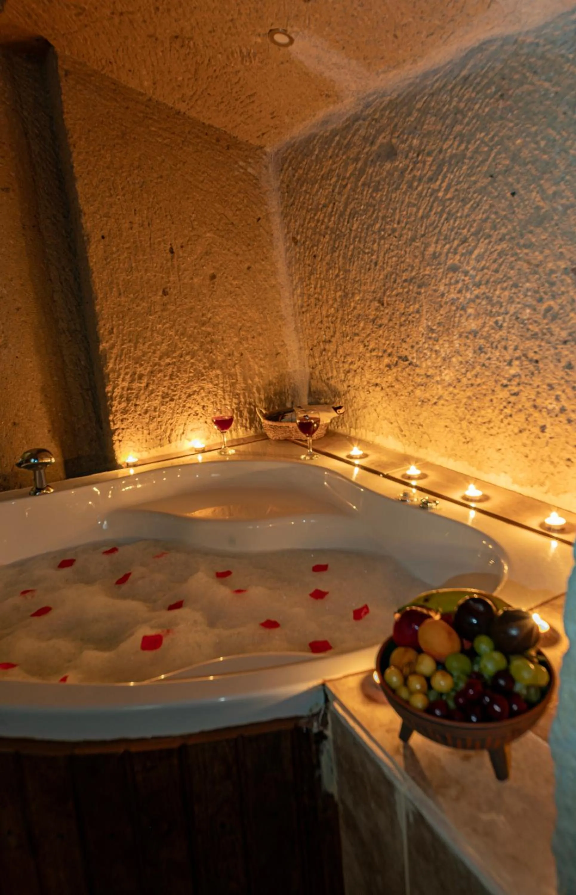 Bath in Shiraz Cave Cappadocia