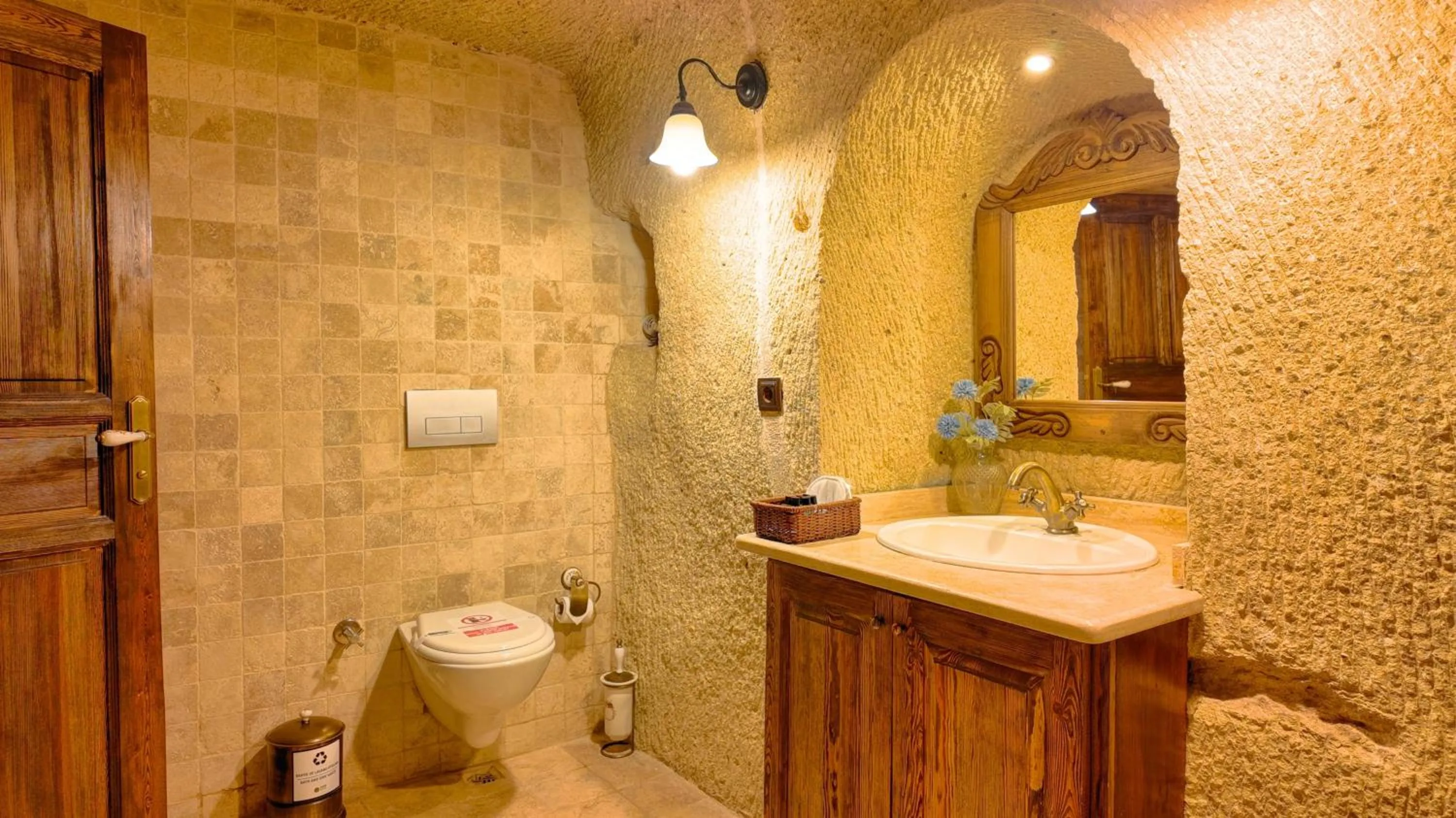 Bathroom in Shiraz Cave Cappadocia
