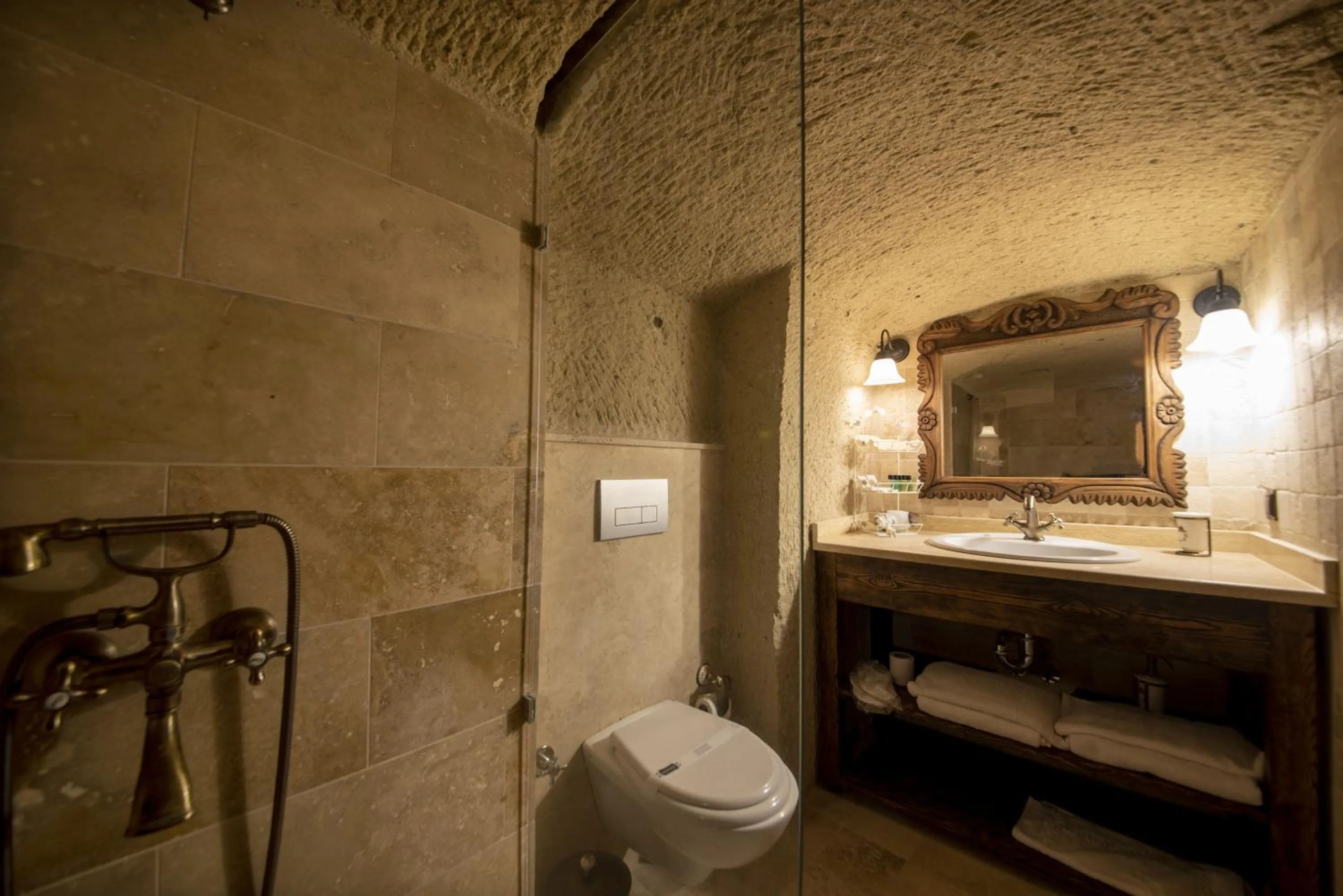 Bathroom in Shiraz Cave Cappadocia