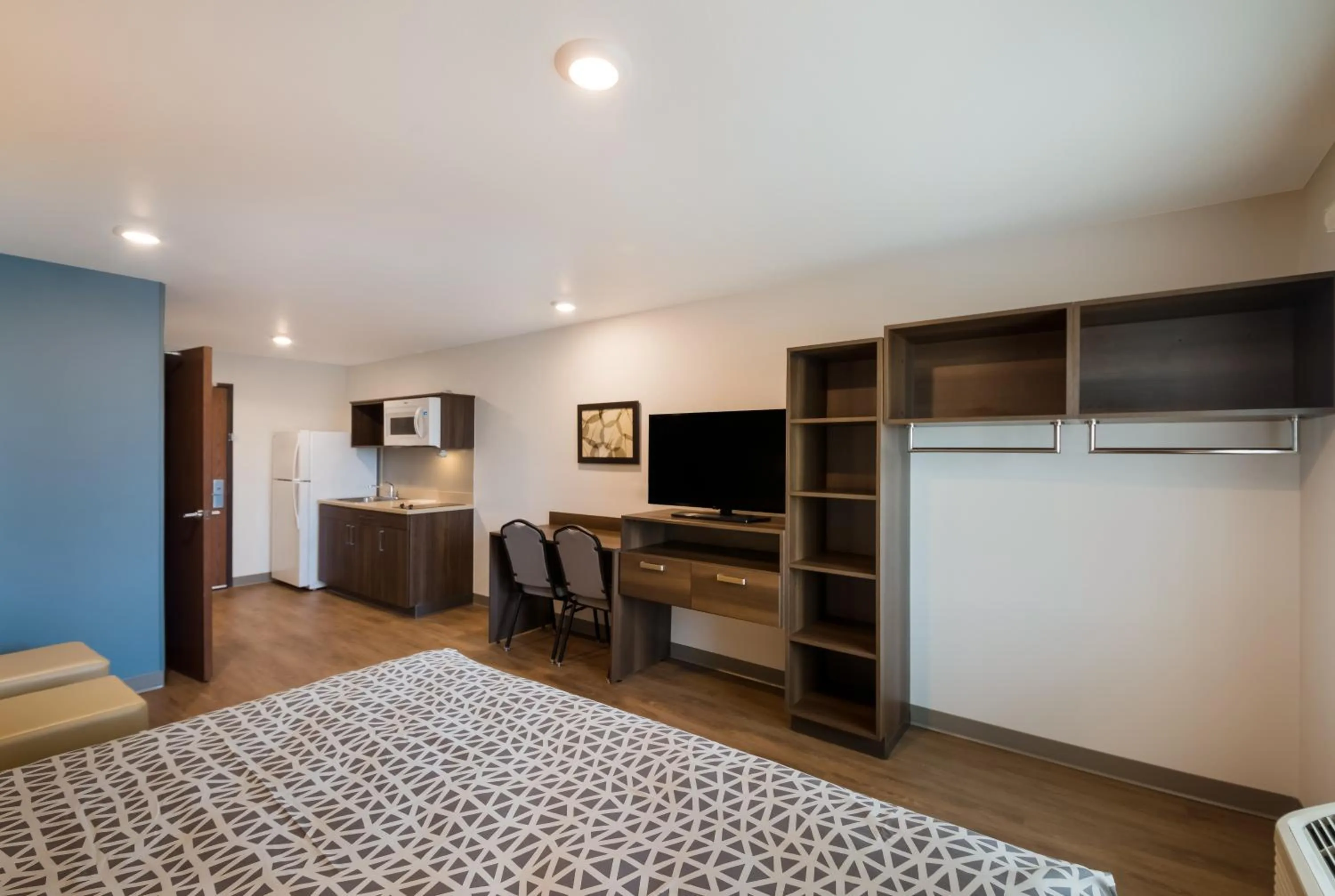 TV and multimedia, Bed in WoodSpring Suites Austin Central