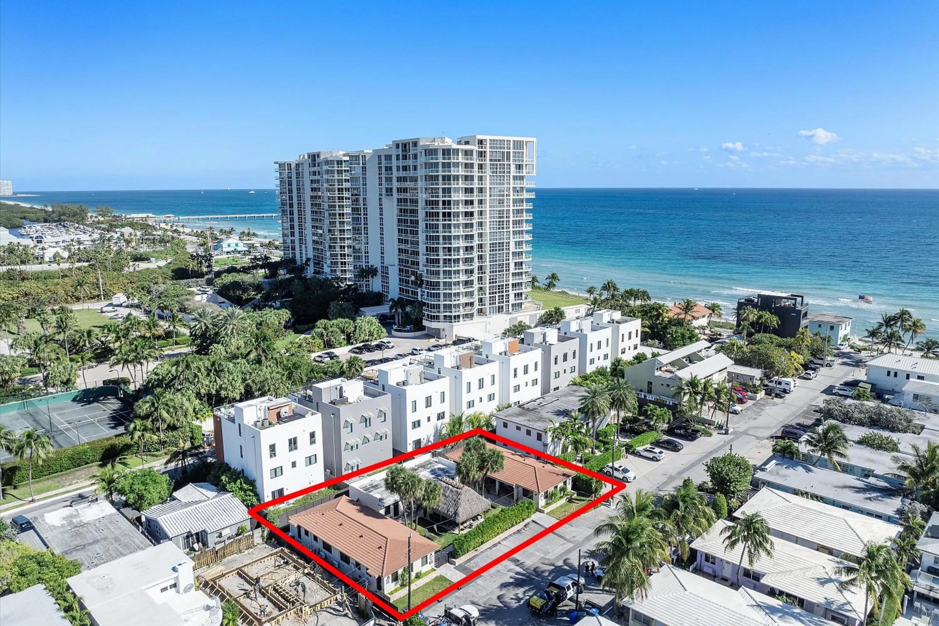Street view in Walnut By The Sea