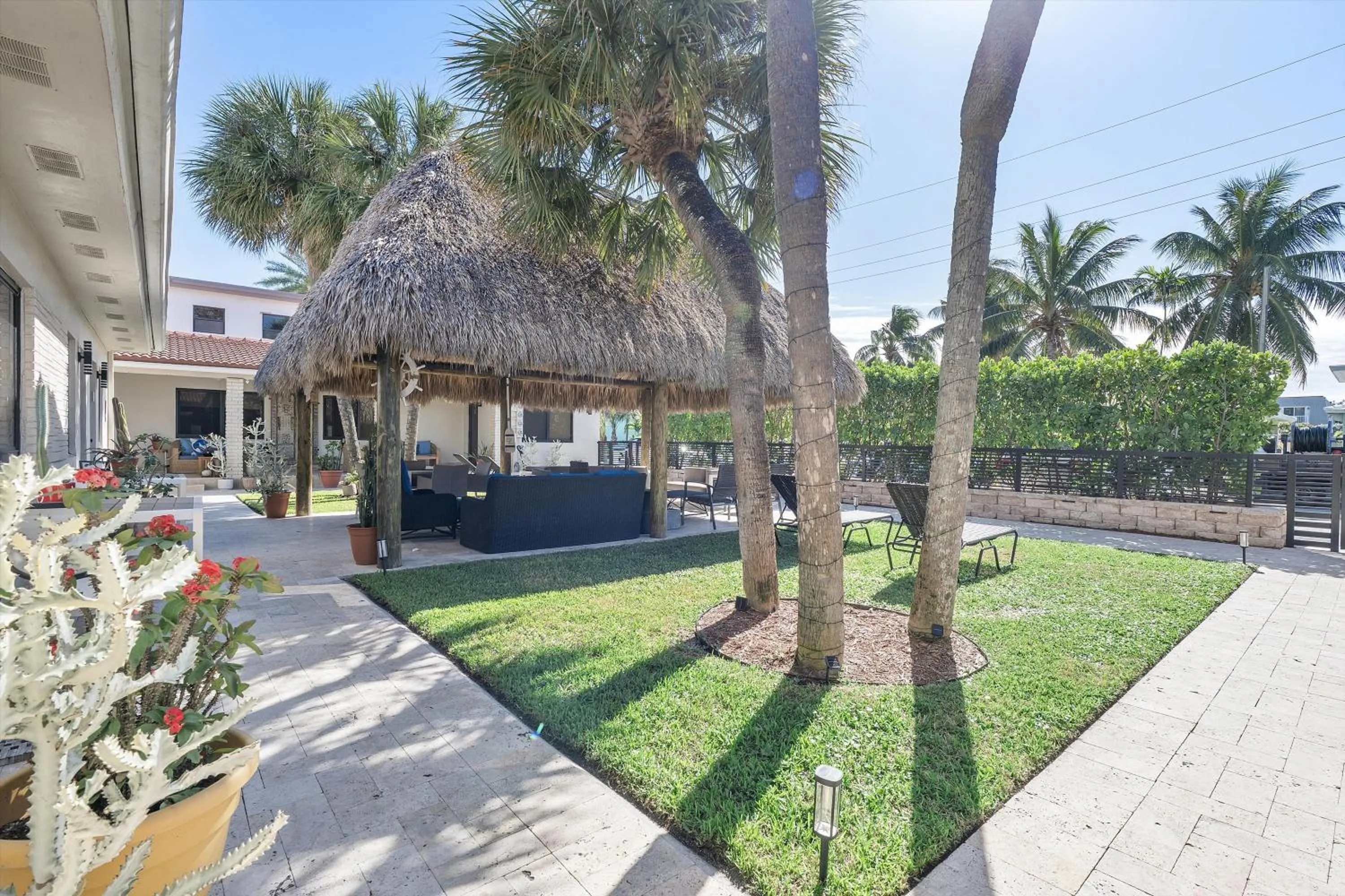 Garden in Walnut By The Sea