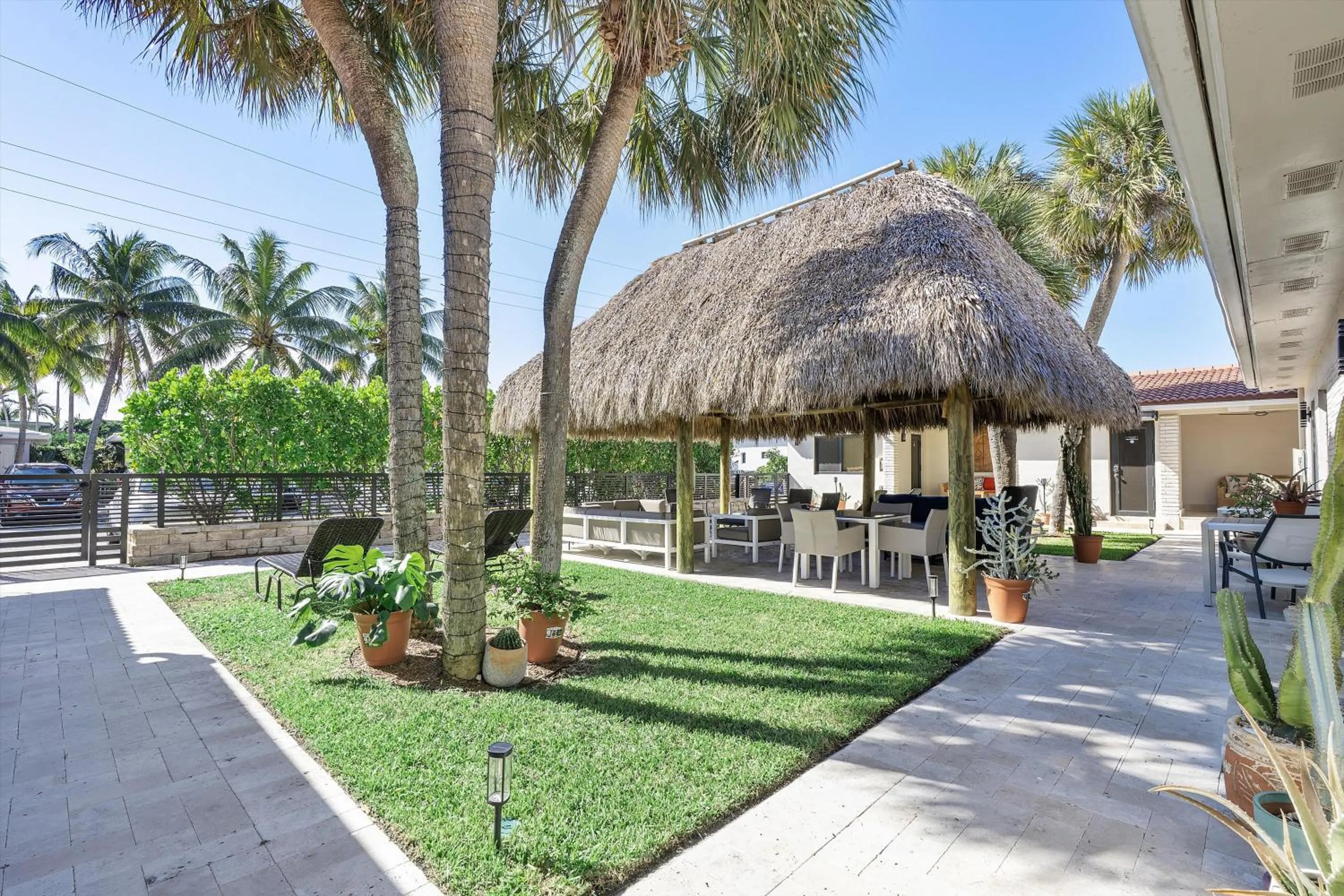 Garden in Walnut By The Sea