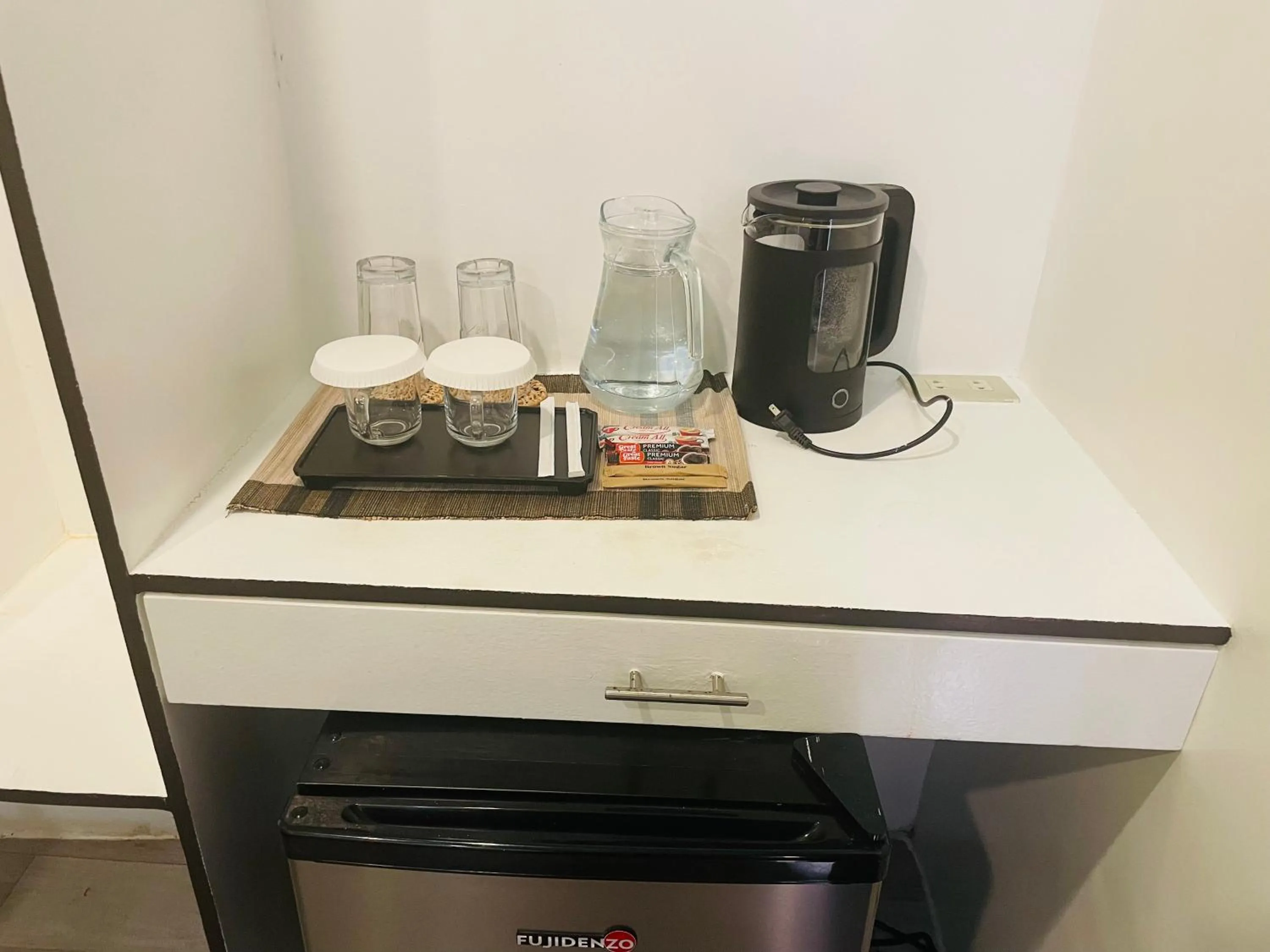 Coffee/tea facilities in Kayong's Inn